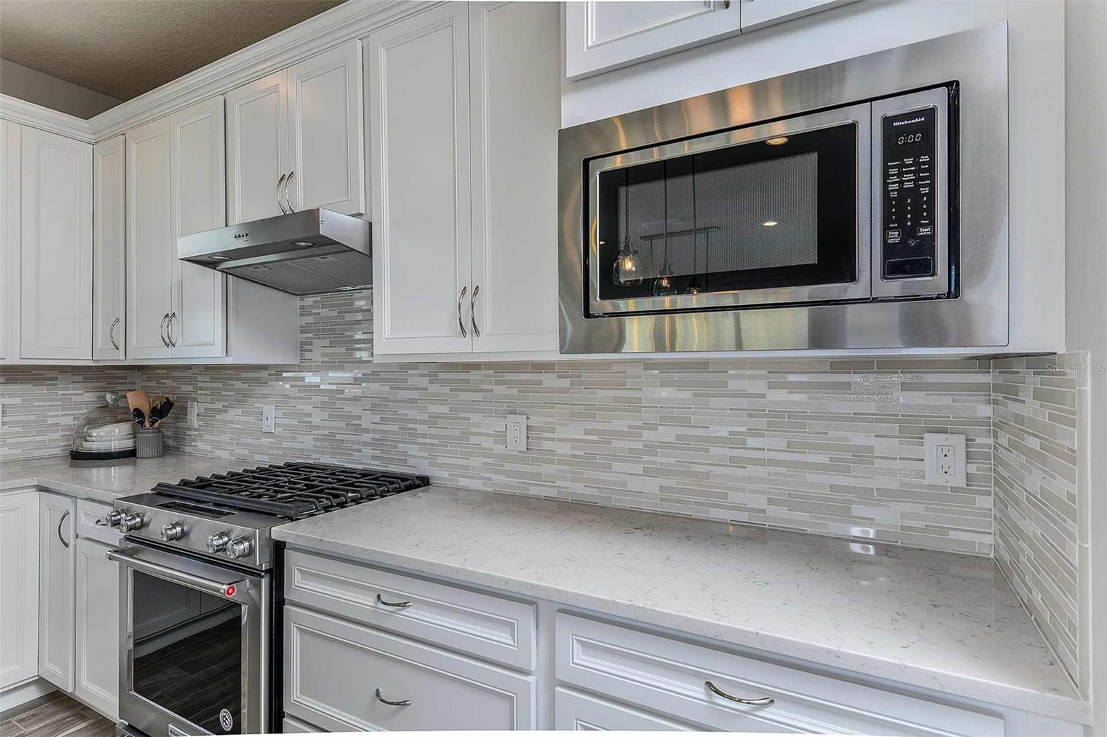 DEL WEBB TWIN LAKES - Residential