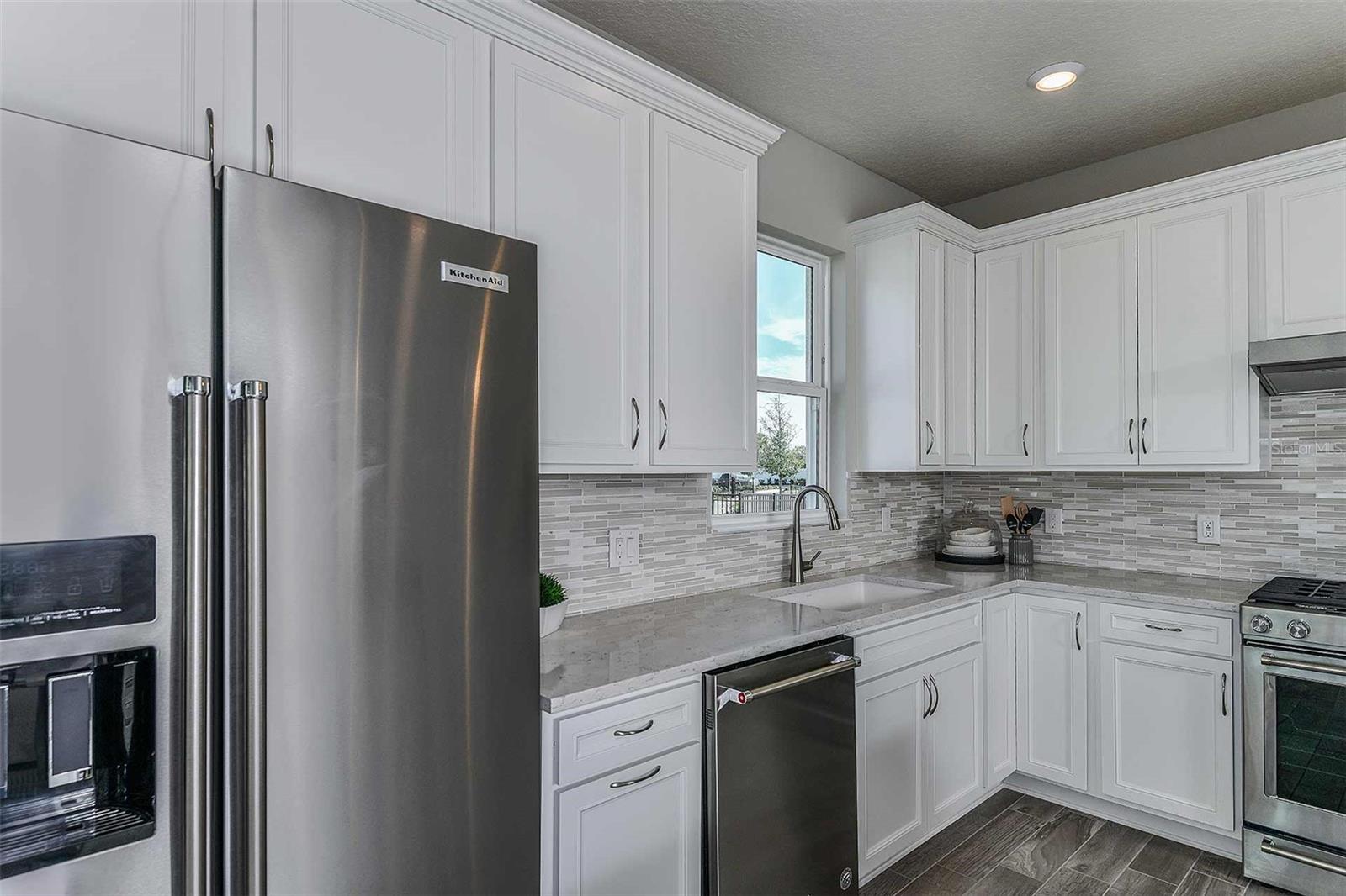 DEL WEBB TWIN LAKES - Residential