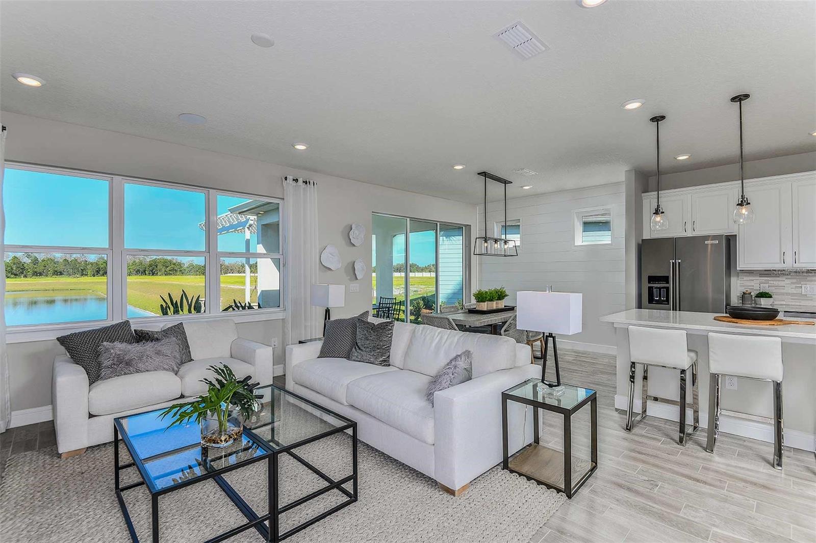 DEL WEBB TWIN LAKES - Residential
