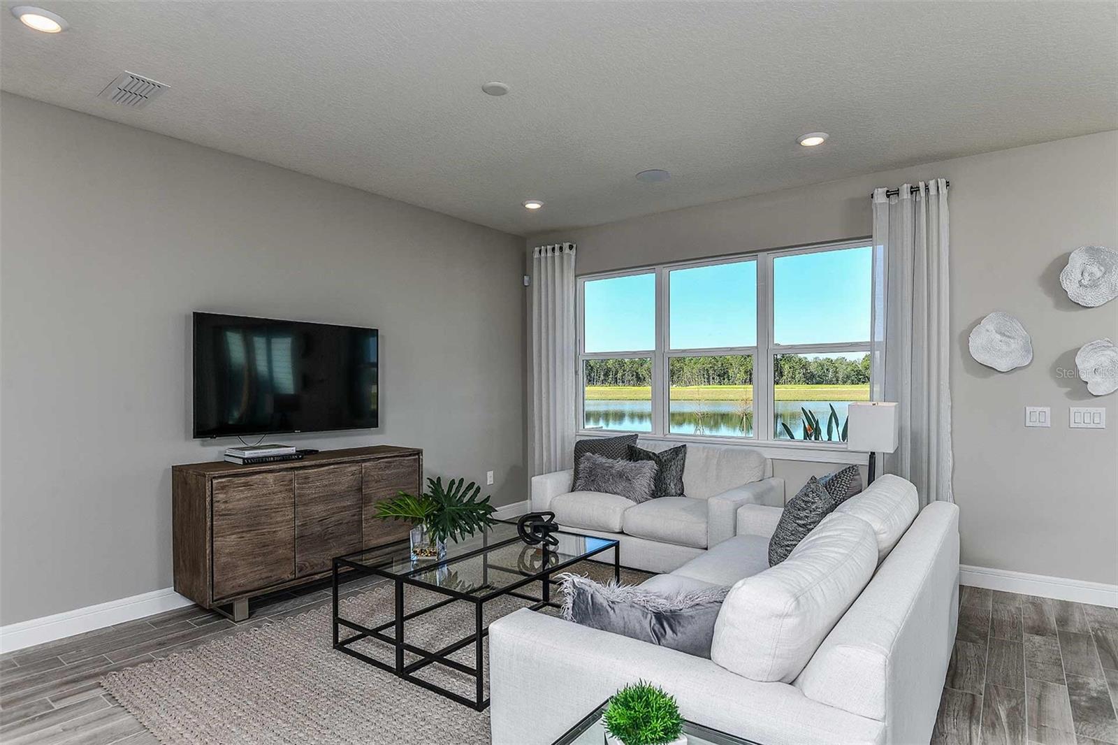 DEL WEBB TWIN LAKES - Residential