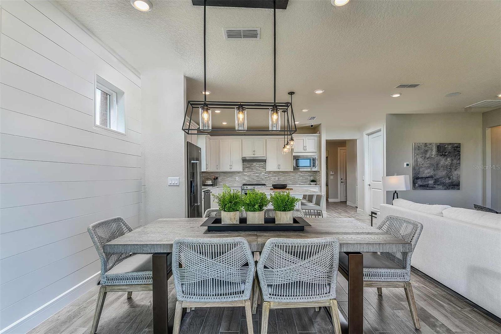 DEL WEBB TWIN LAKES - Residential