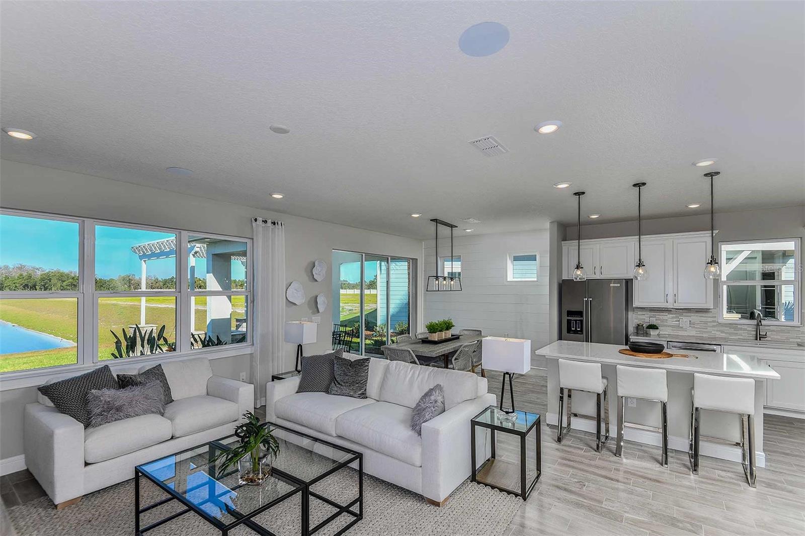 DEL WEBB TWIN LAKES - Residential