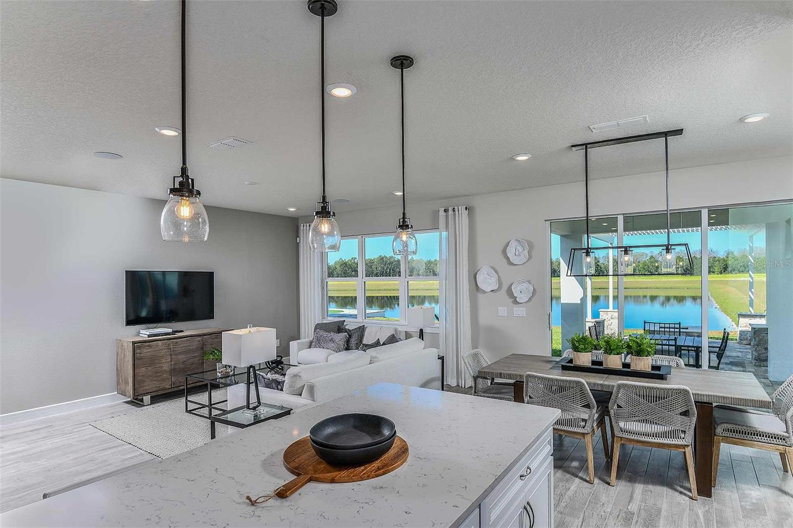 DEL WEBB TWIN LAKES - Residential