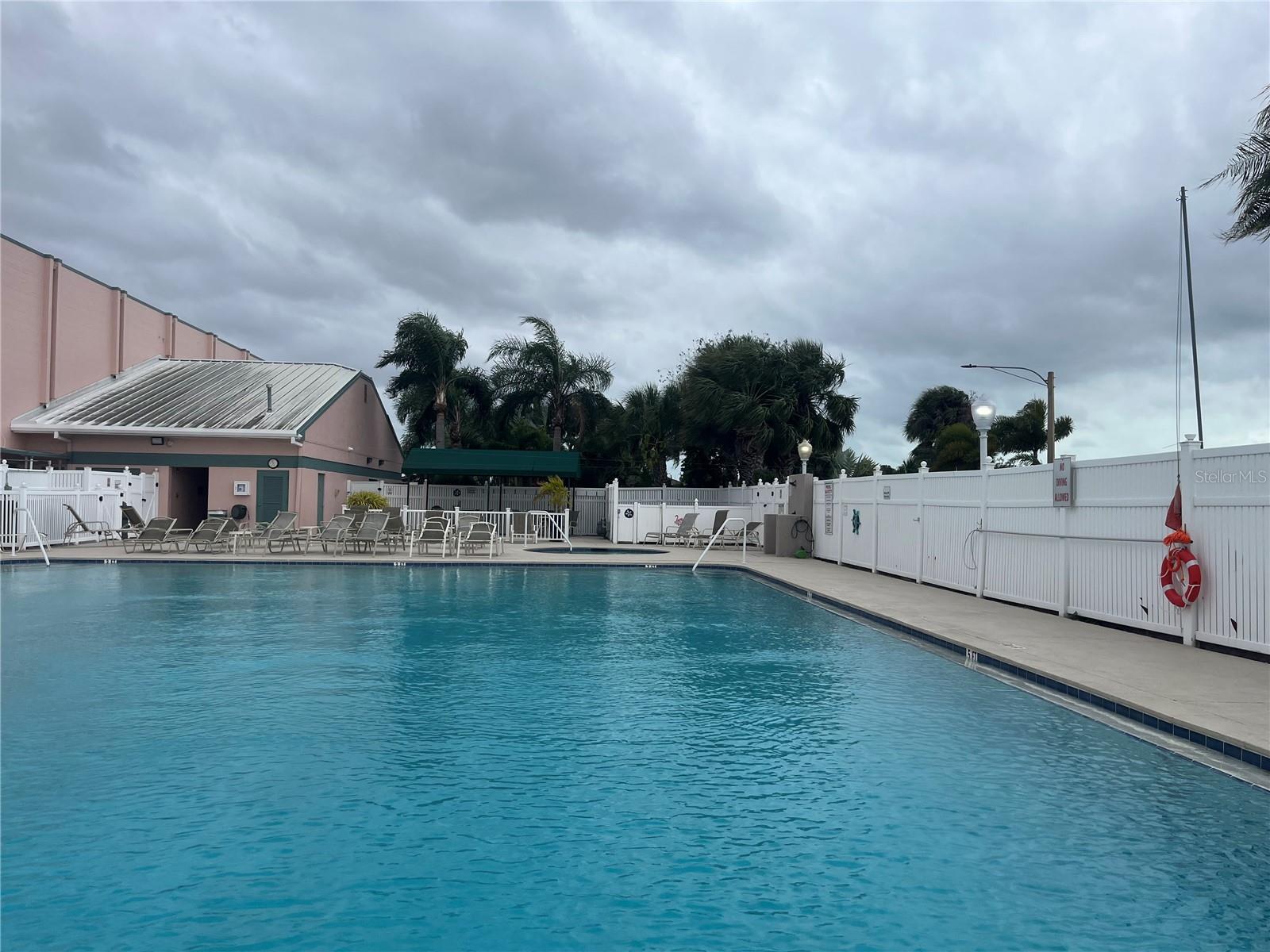 BRADENTON TROPICAL PALMS CO-OPOR1539/729 - Residential