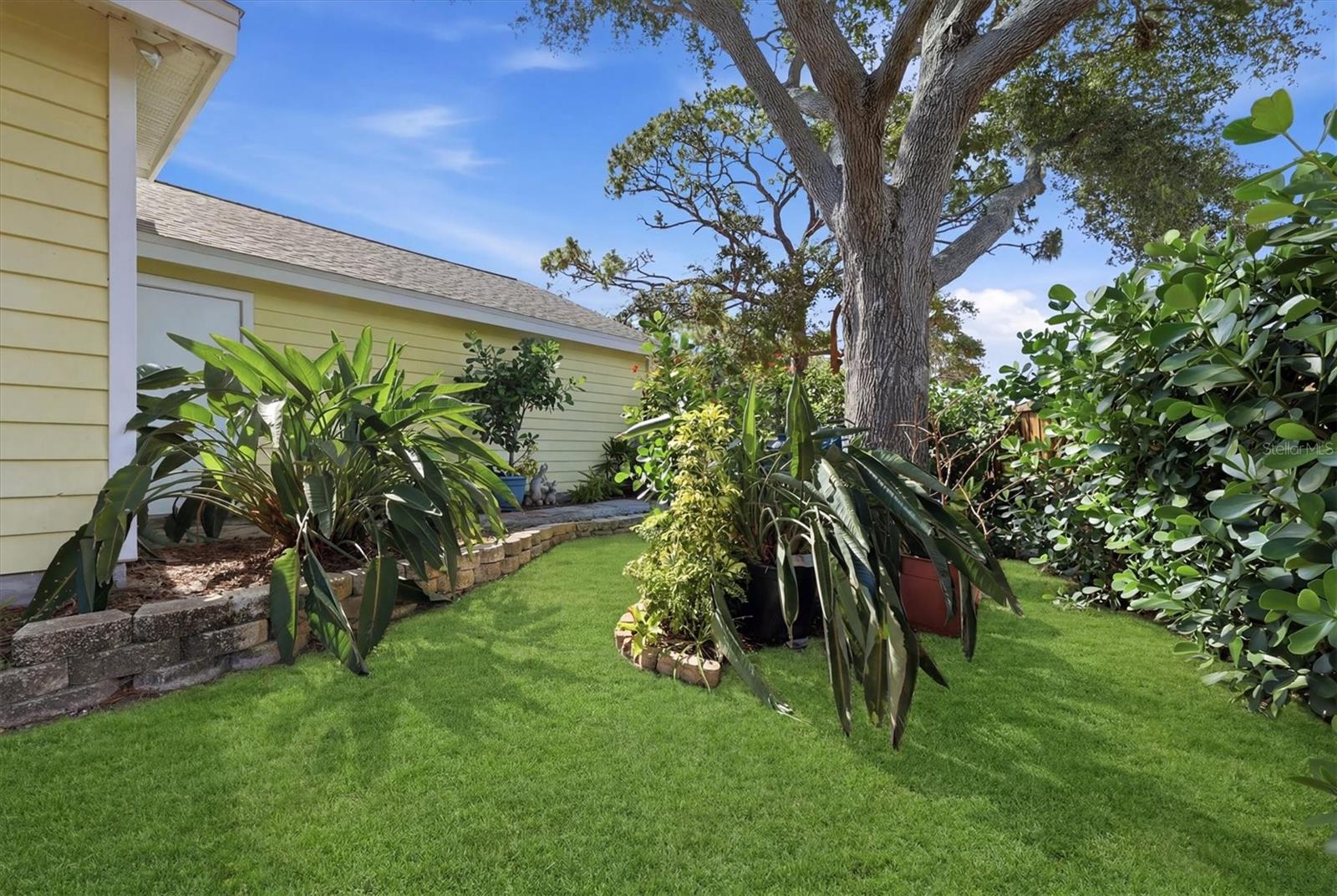 SOUTH VENICE UNIT 06 - Residential