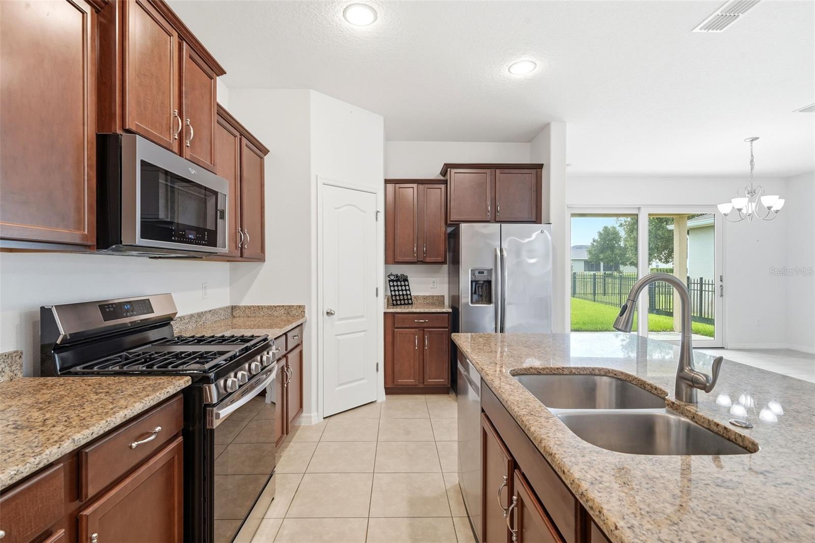 VICTORIA PARK INC 04 - Residential