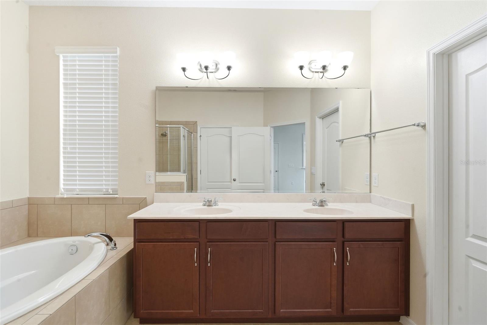 VICTORIA PARK INC 04 - Residential