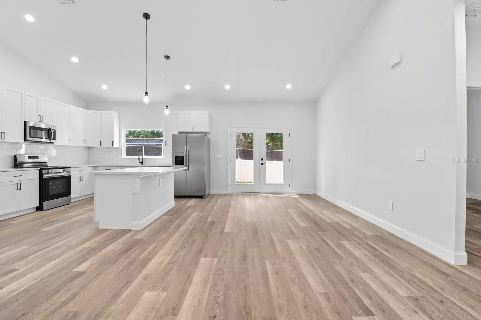 INVERNESS HIGHLANDS WEST ADD 02 - Residential Lease