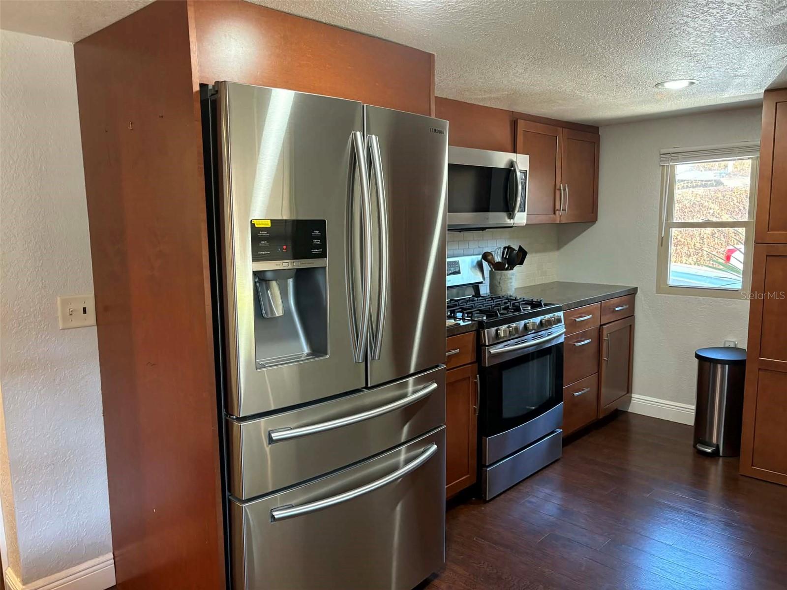 DIXIELAND REV - Residential