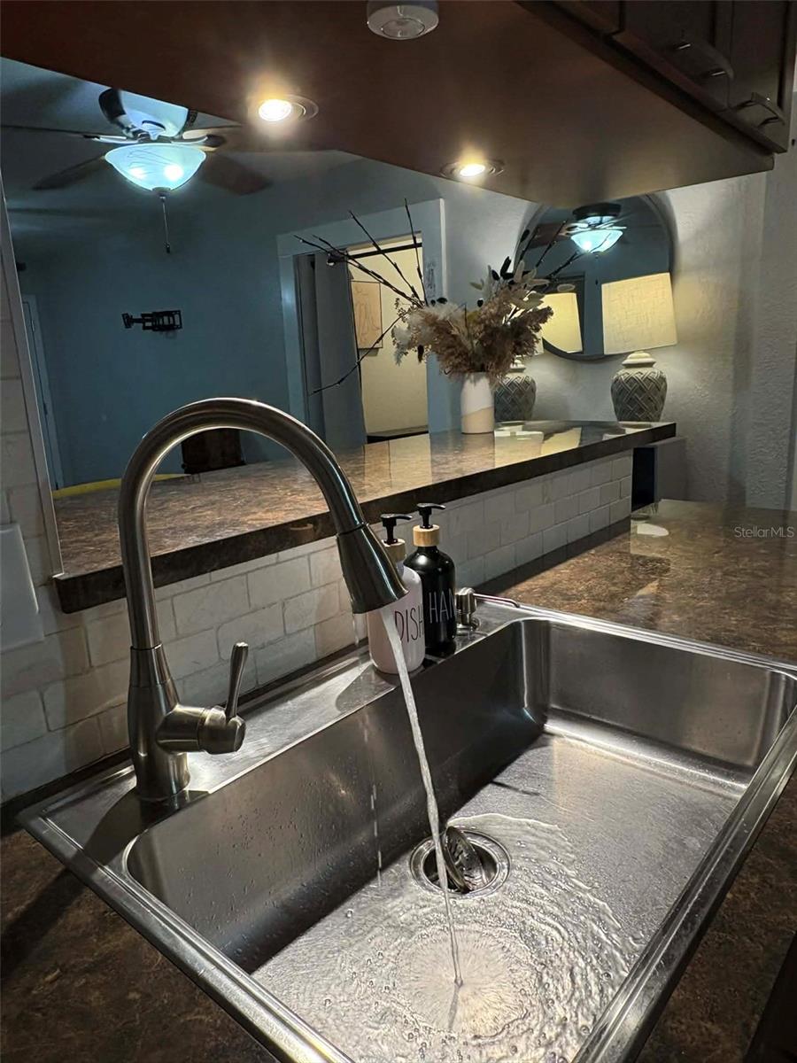 DIXIELAND REV - Residential