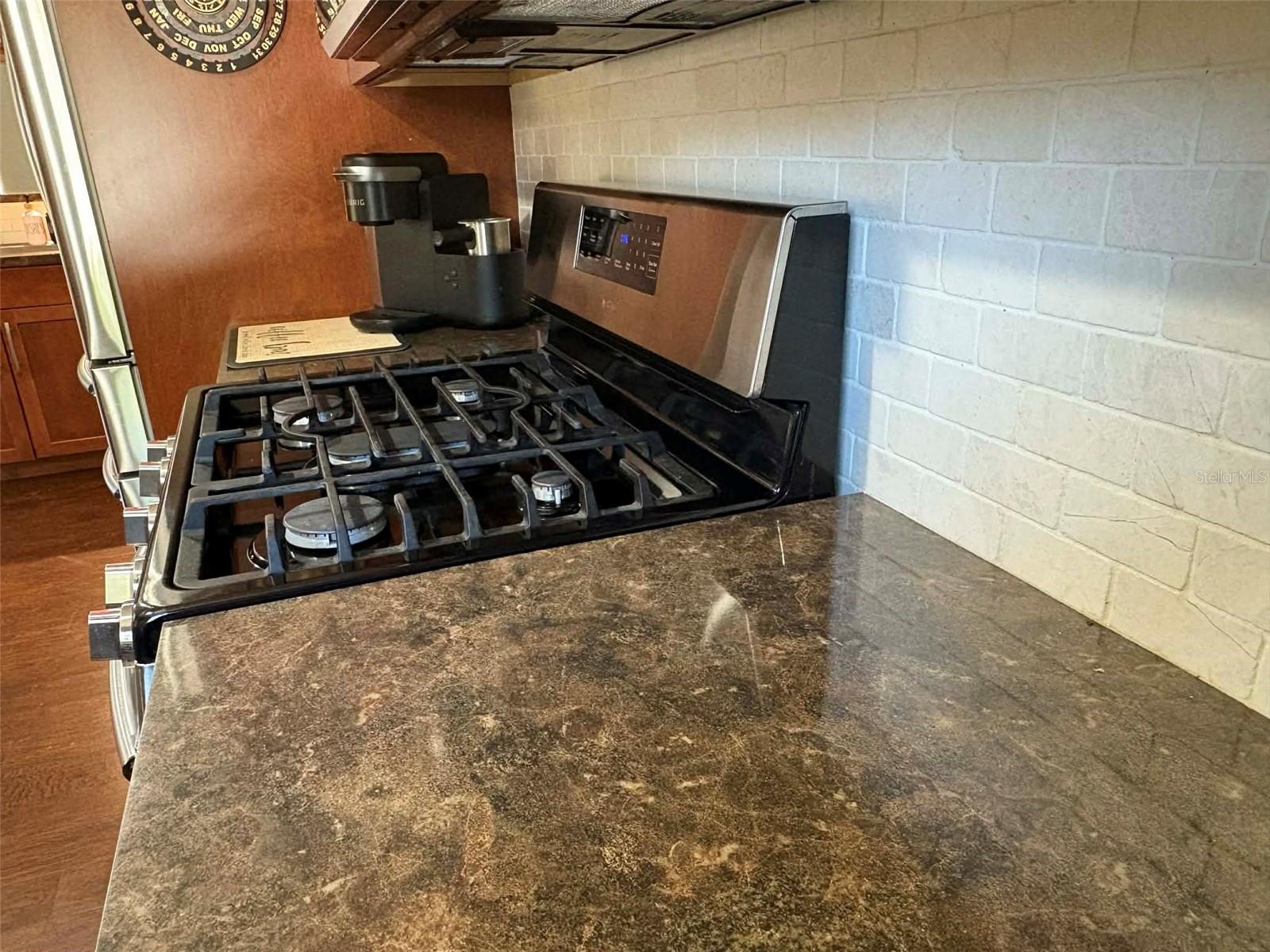 DIXIELAND REV - Residential
