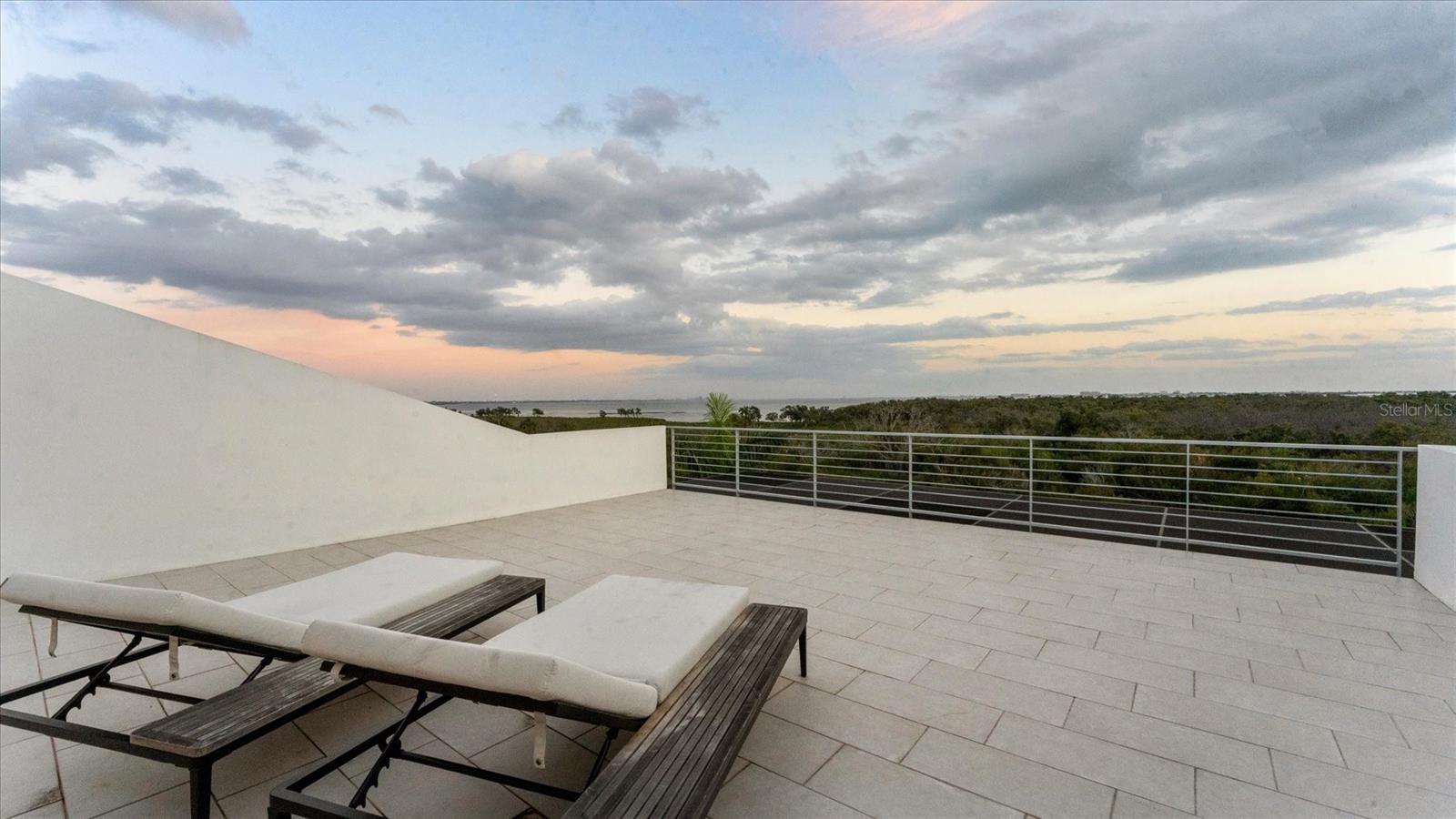 LEGENDS BAY - Residential