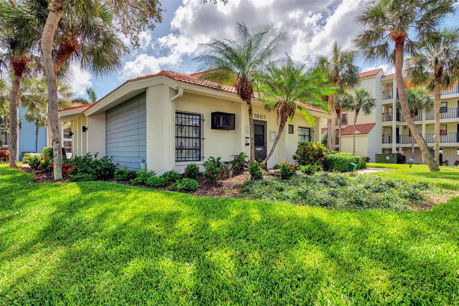SANDPIPER KEY BLDG 04 - Residential