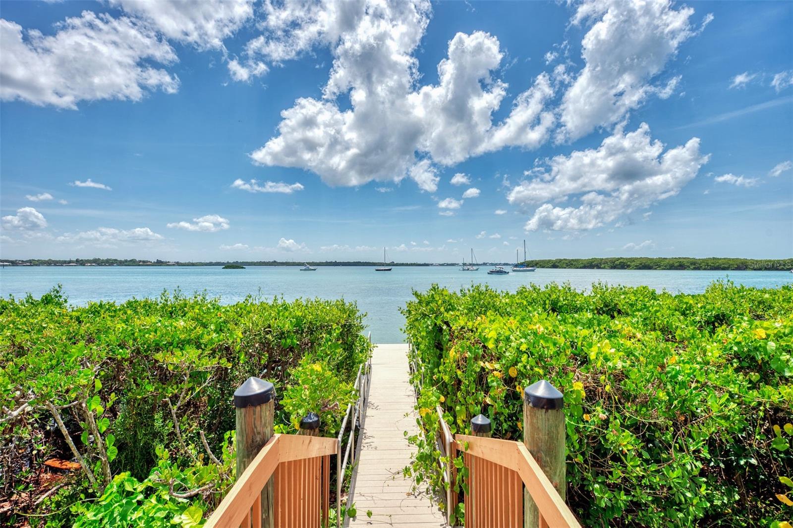SANDPIPER KEY BLDG 04 - Residential