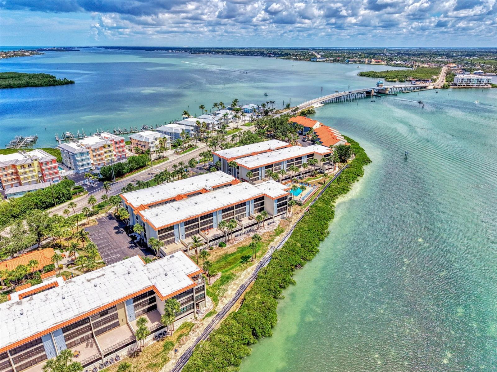 SANDPIPER KEY BLDG 04 - Residential