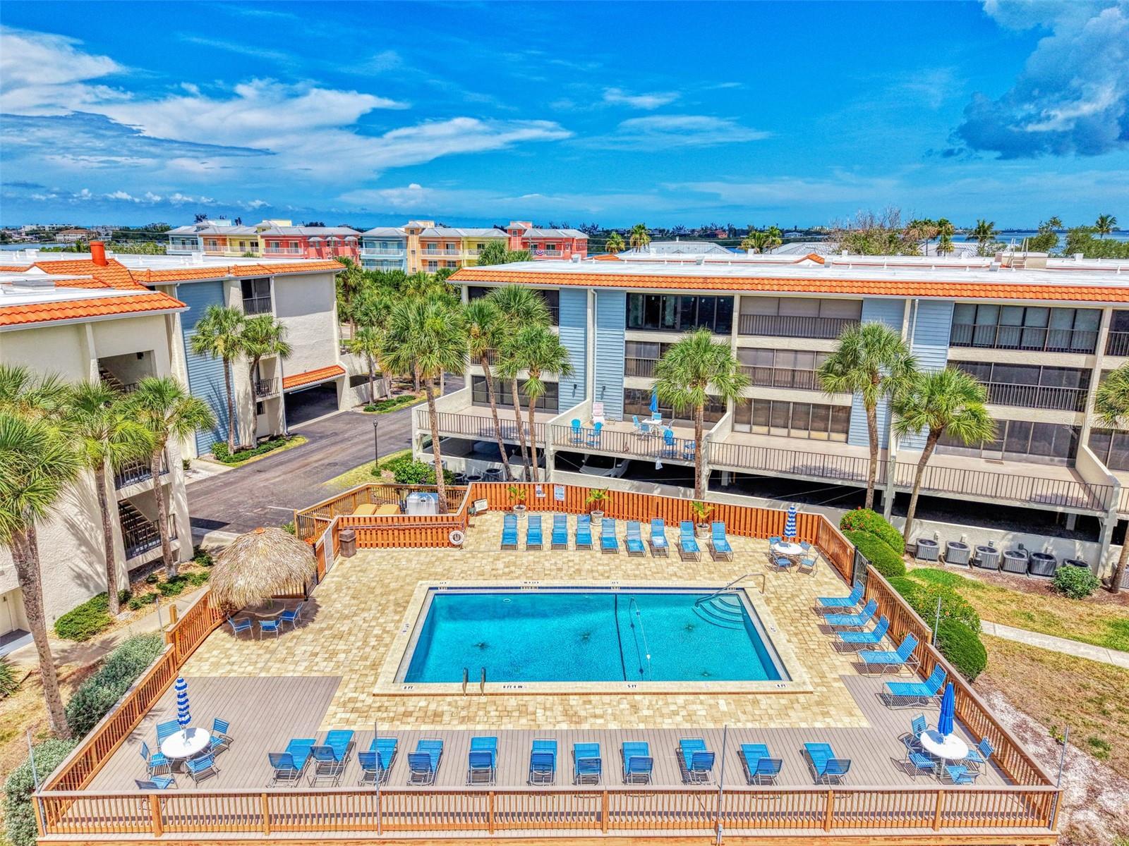 SANDPIPER KEY BLDG 04 - Residential