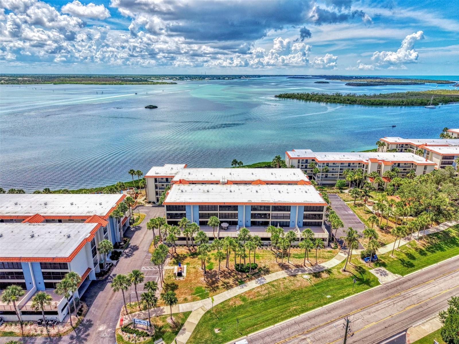 SANDPIPER KEY BLDG 04 - Residential