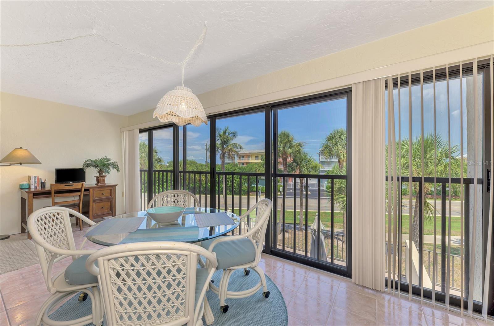 SANDPIPER KEY BLDG 04 - Residential