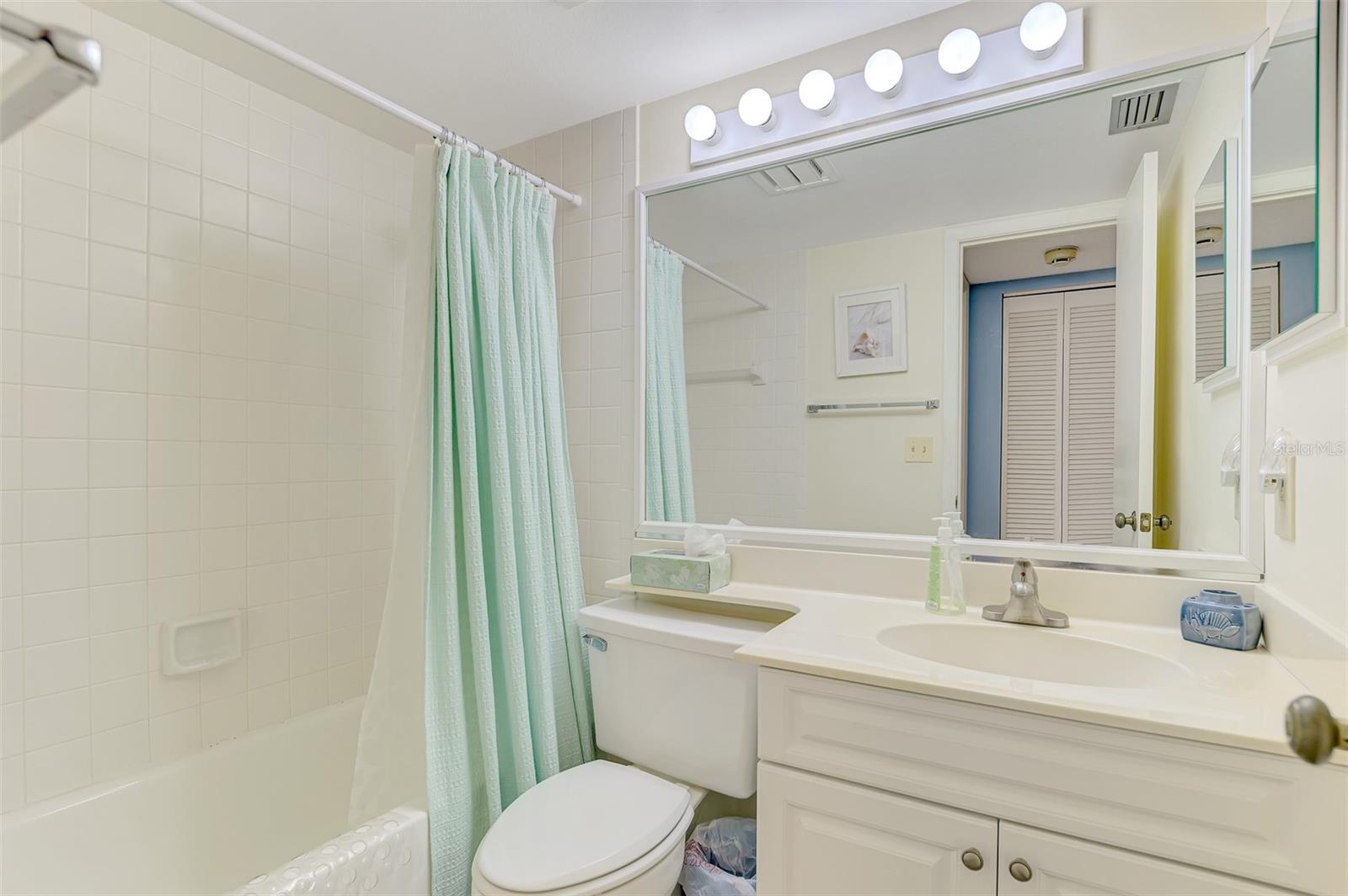 SANDPIPER KEY BLDG 04 - Residential