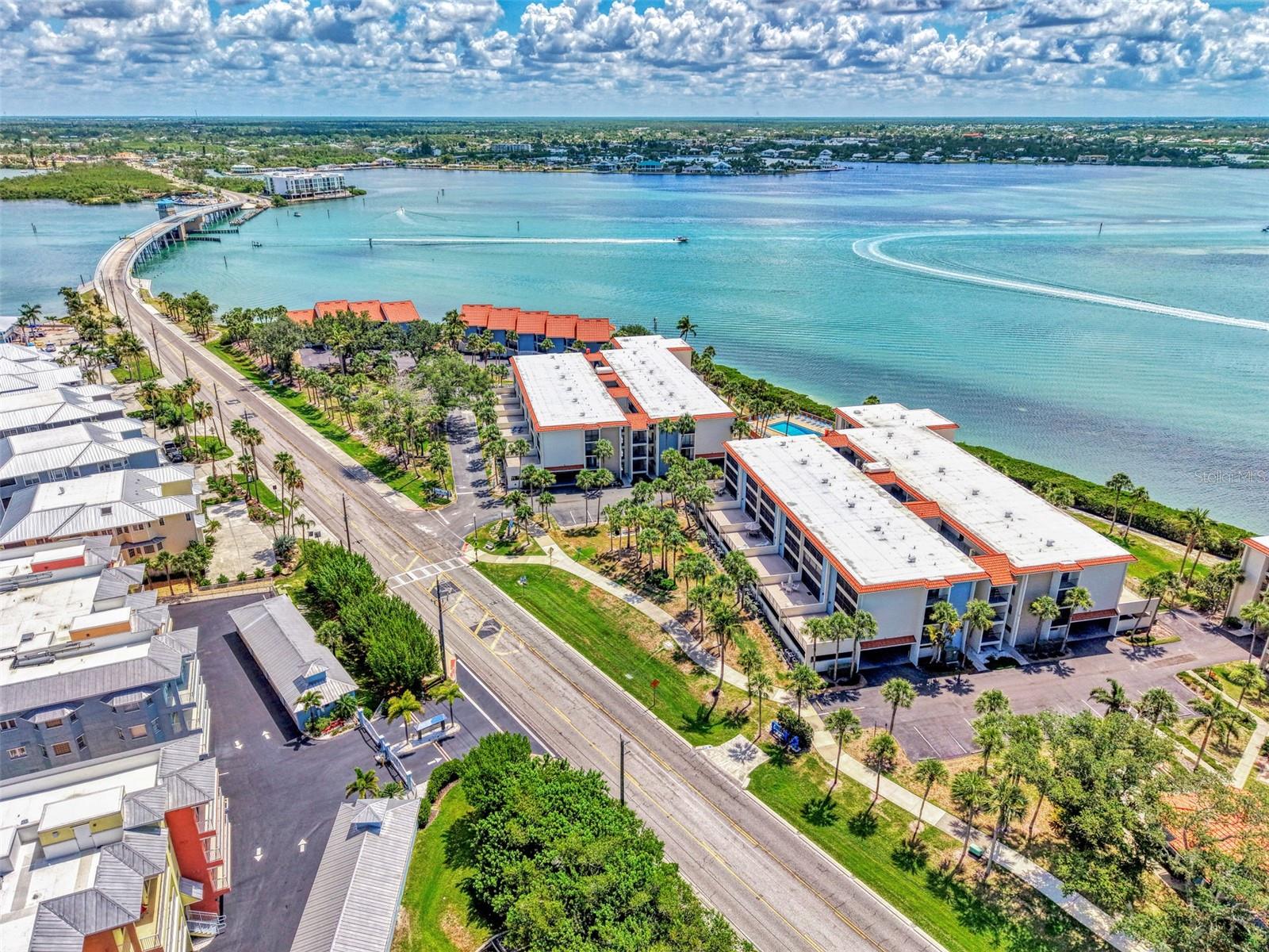 SANDPIPER KEY BLDG 04 - Residential