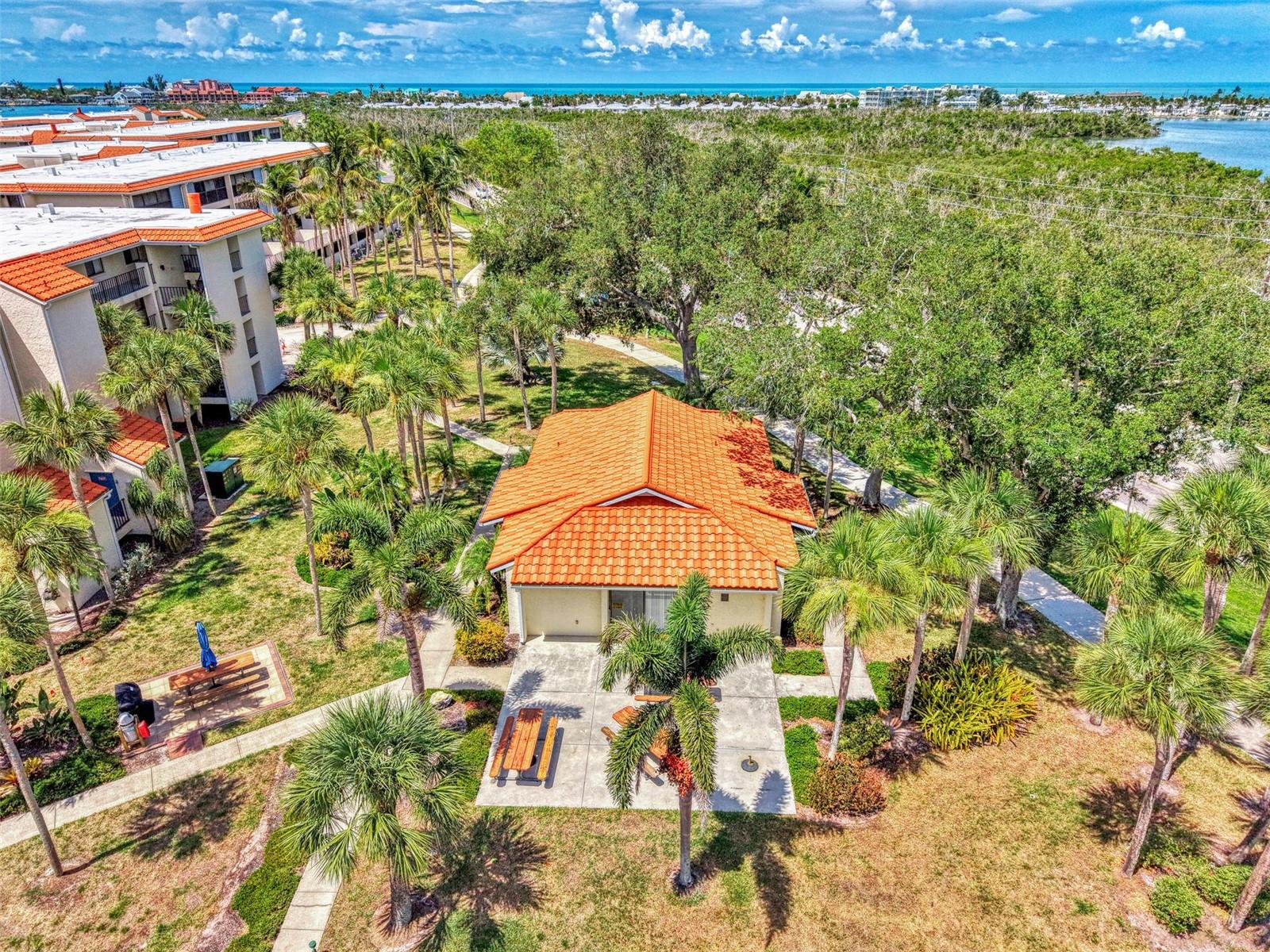 SANDPIPER KEY BLDG 04 - Residential