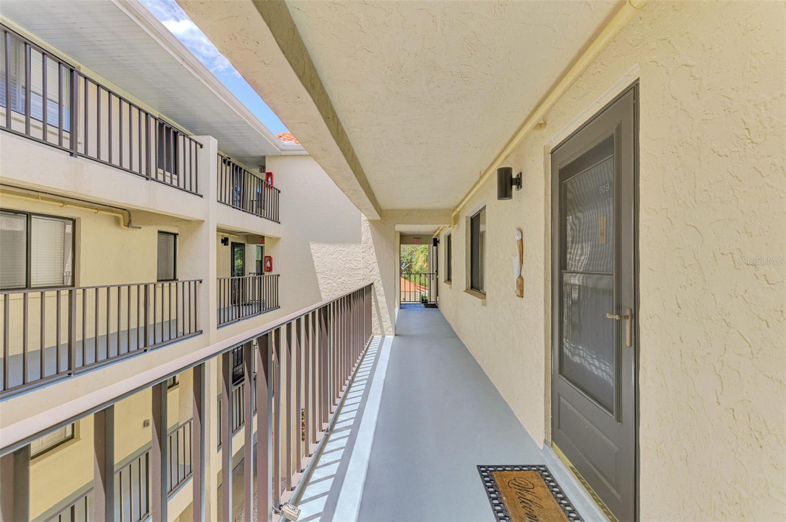 SANDPIPER KEY BLDG 04 - Residential
