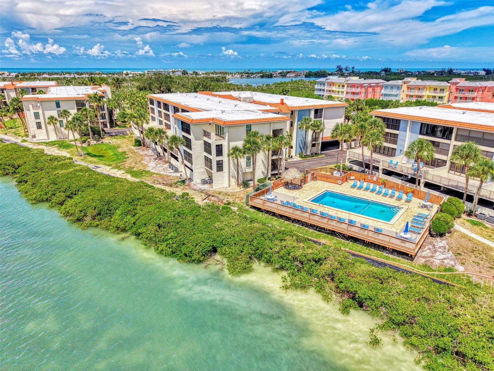 SANDPIPER KEY BLDG 04 - Residential