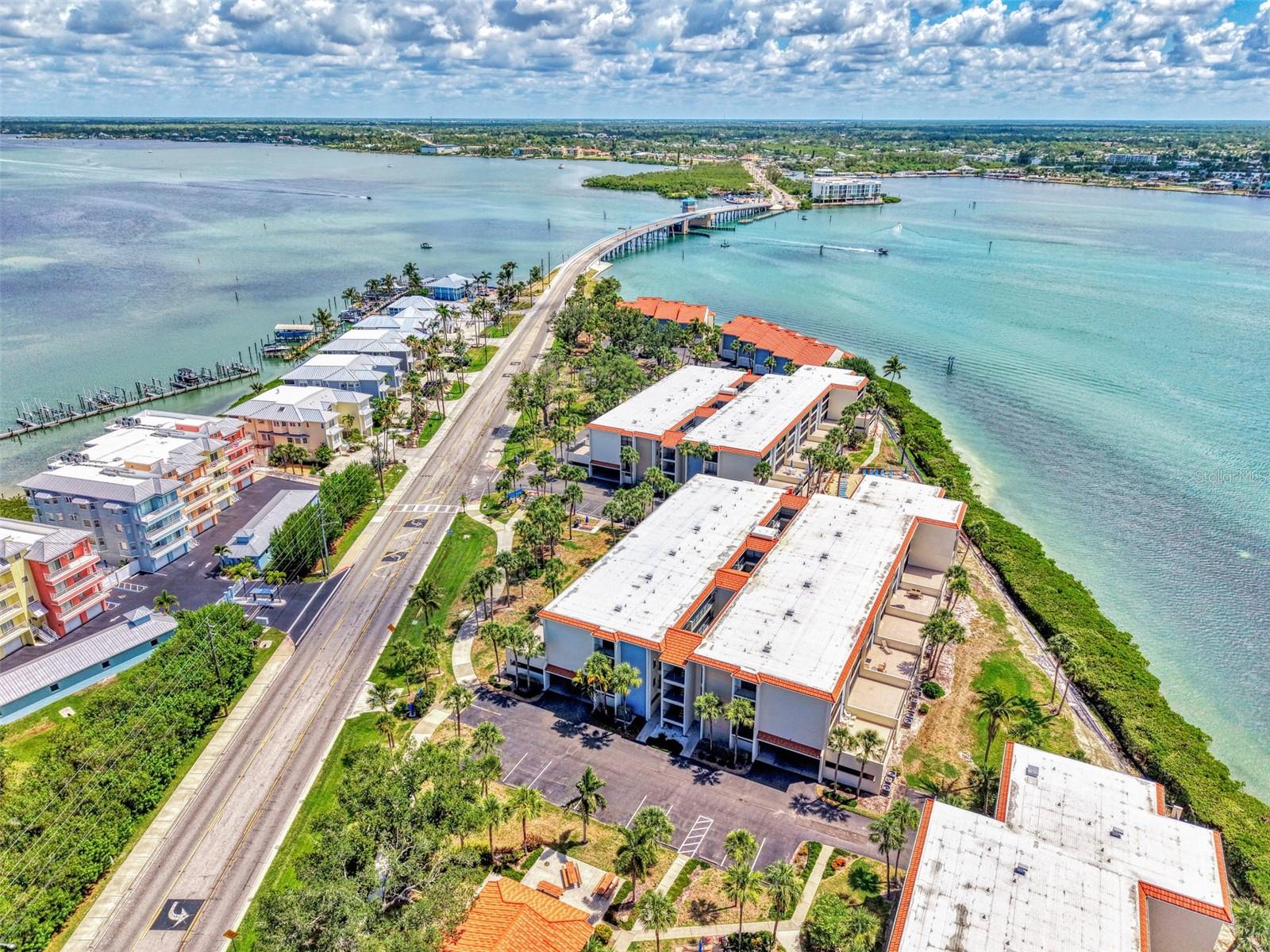 SANDPIPER KEY BLDG 04 - Residential