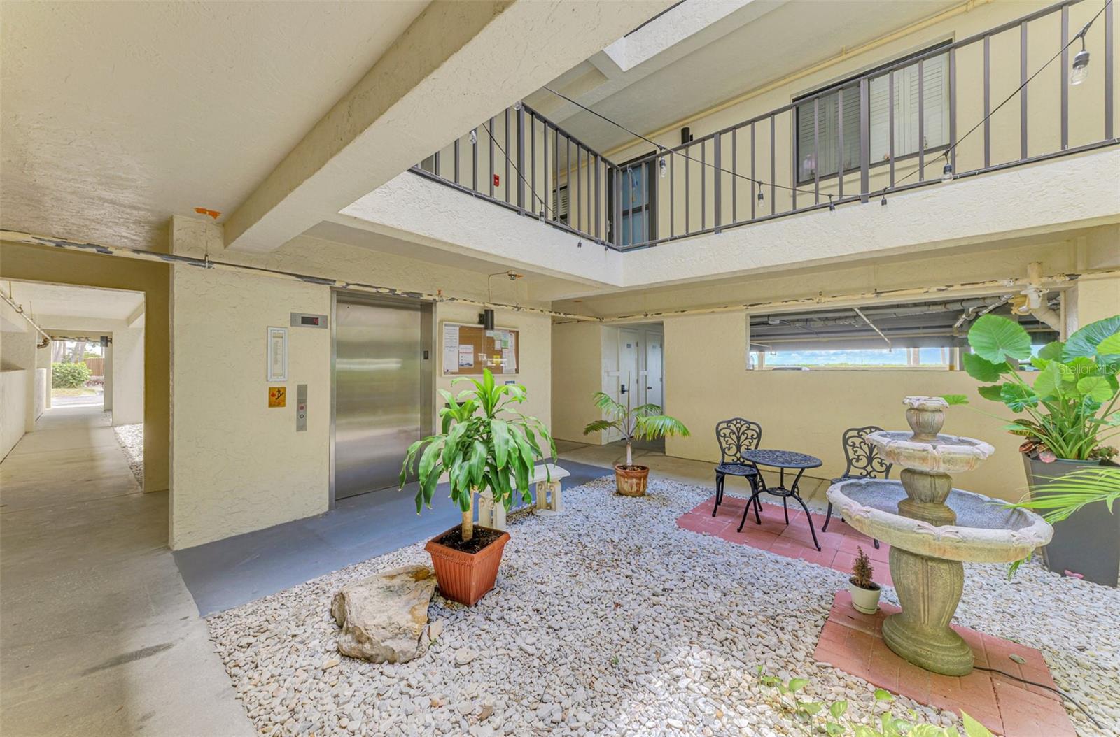 SANDPIPER KEY BLDG 04 - Residential