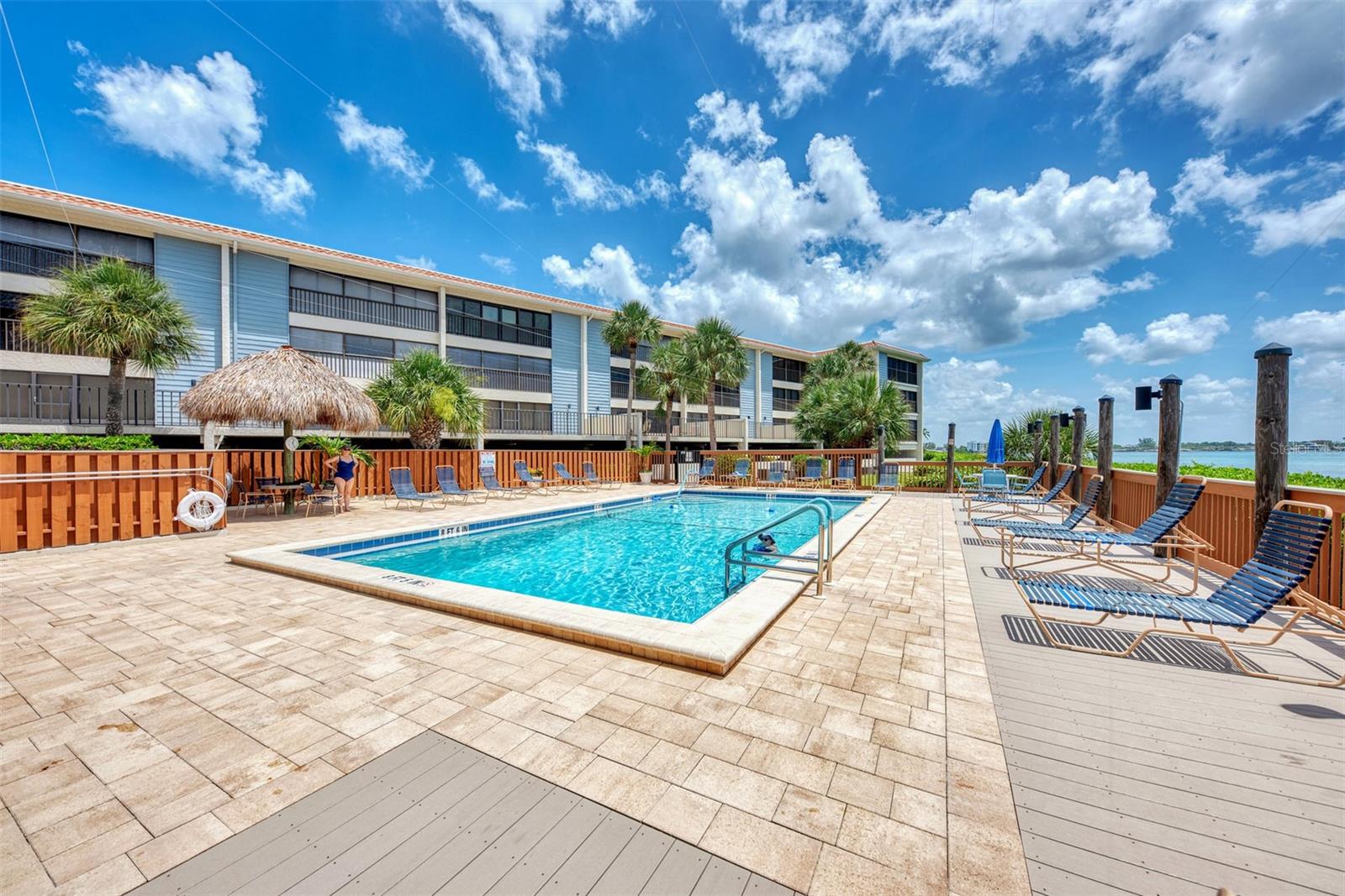 SANDPIPER KEY BLDG 04 - Residential
