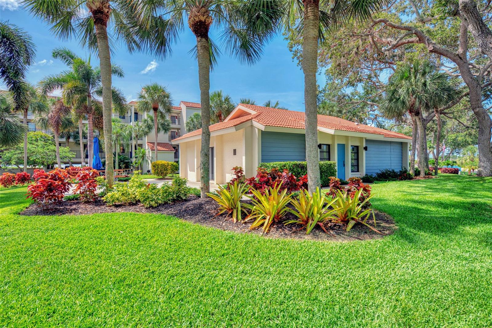 SANDPIPER KEY BLDG 04 - Residential