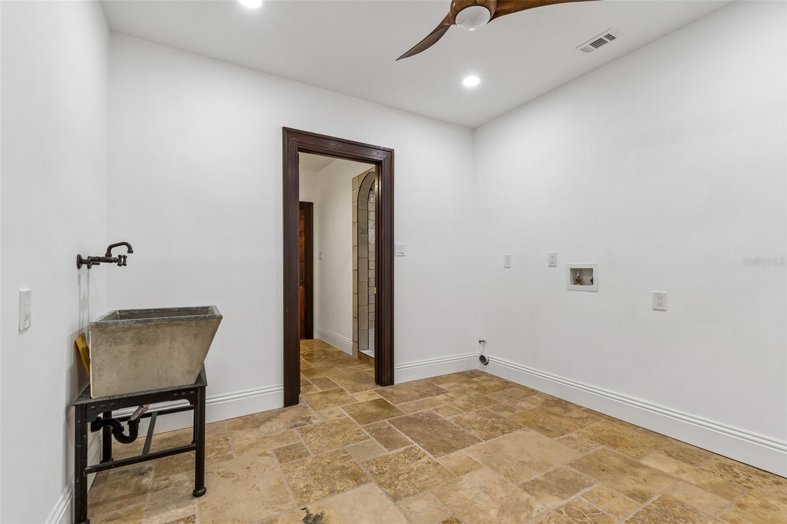 SUNSET PARK - Residential