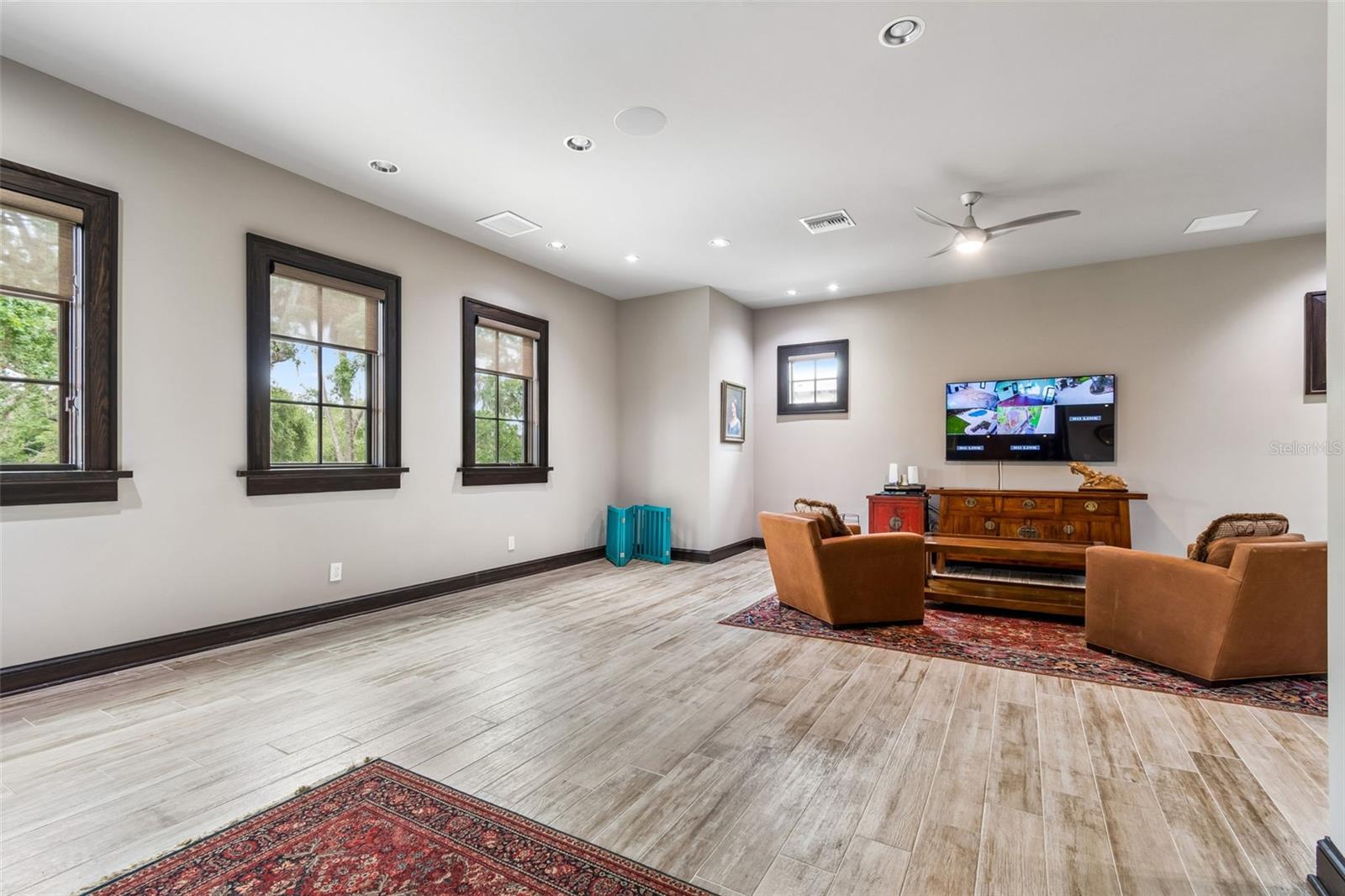 SUNSET PARK - Residential