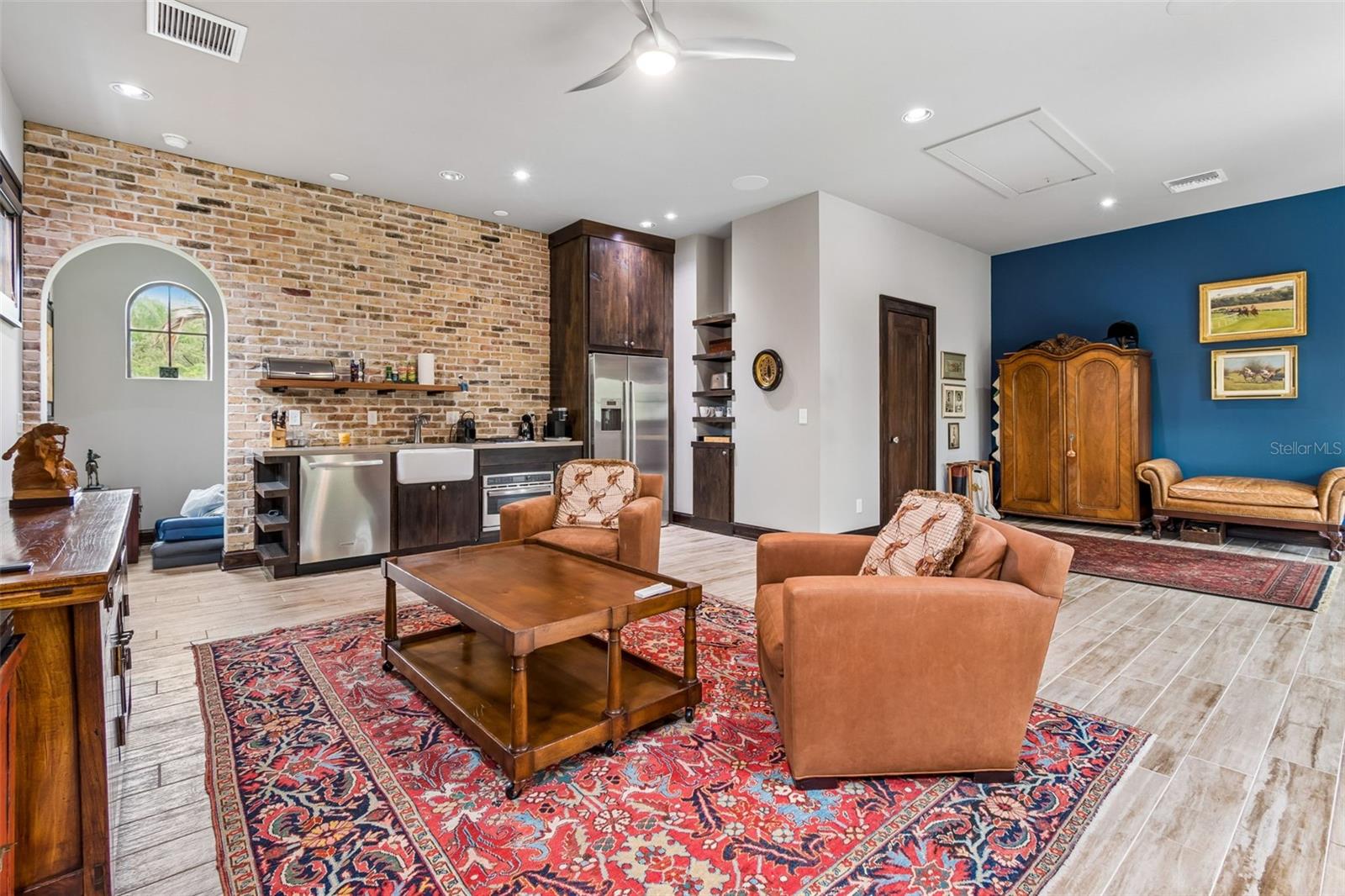SUNSET PARK - Residential