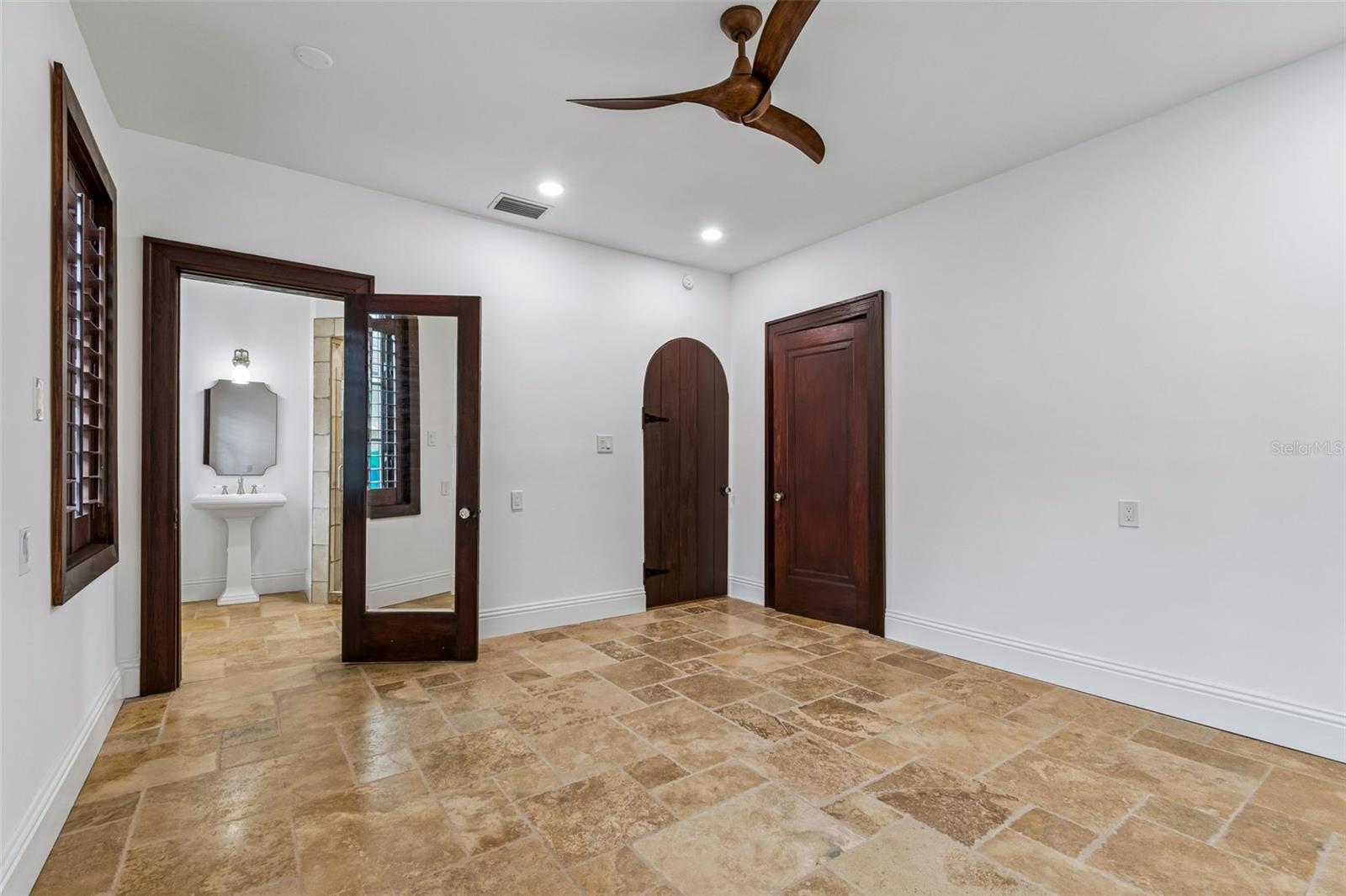 SUNSET PARK - Residential
