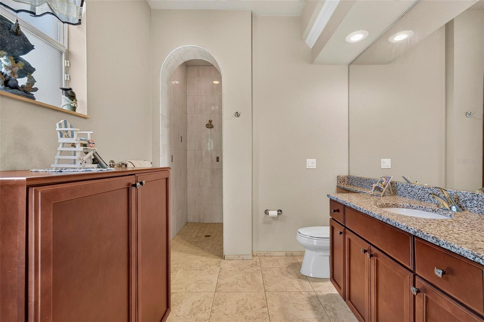 HUNTINGTON WOODS - Residential