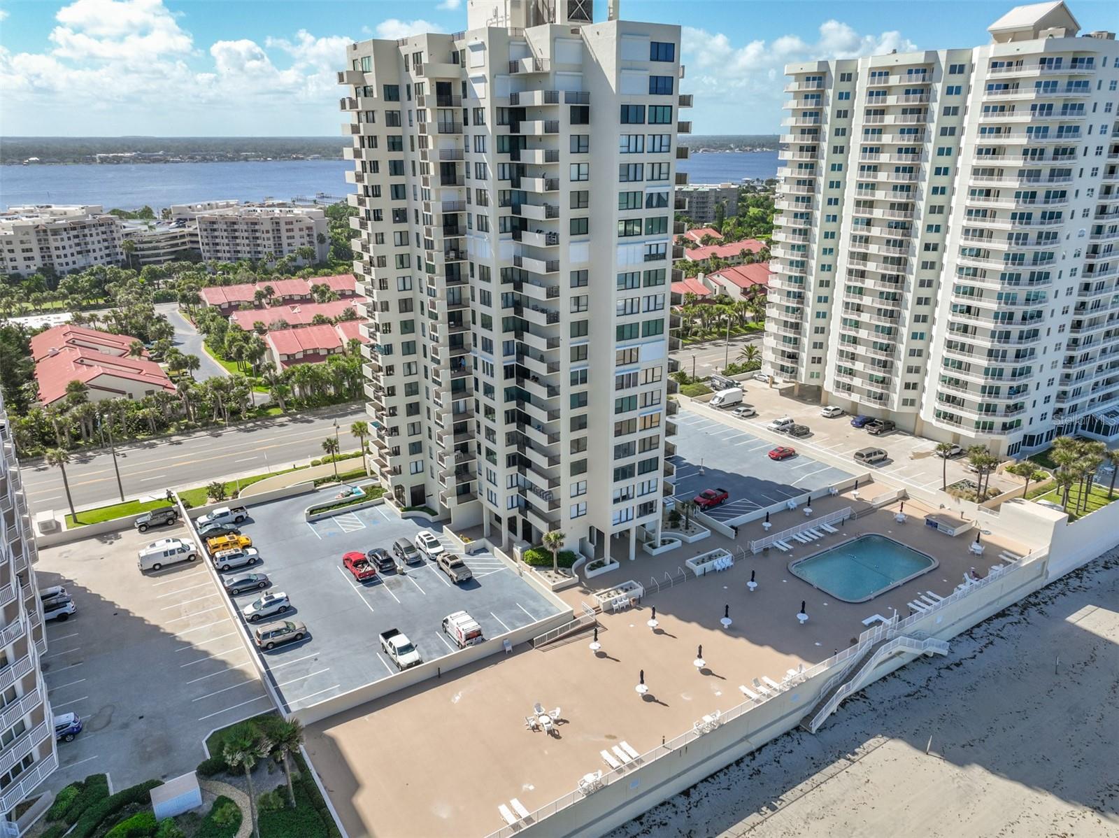 OCEAN 07 CONDO - Residential