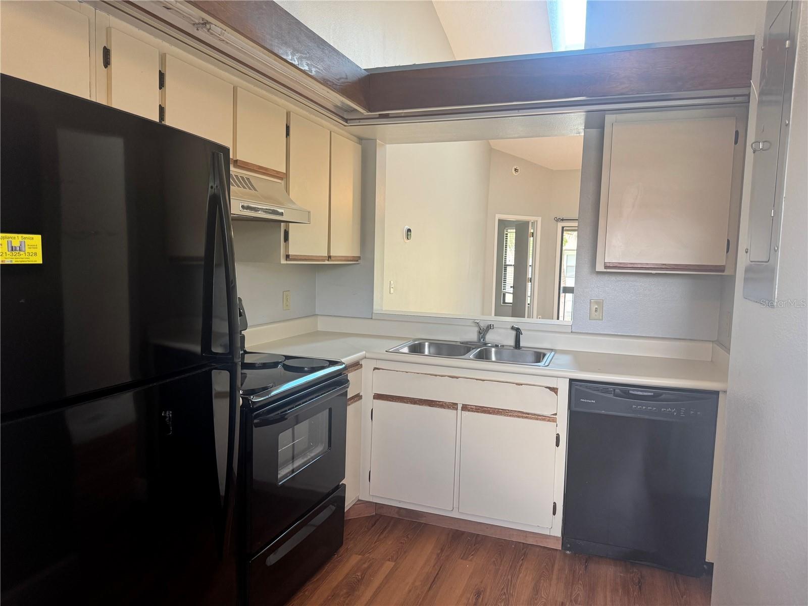CLUB VILLAS AT WIMBLEDON PARK CONDO - Residential Lease