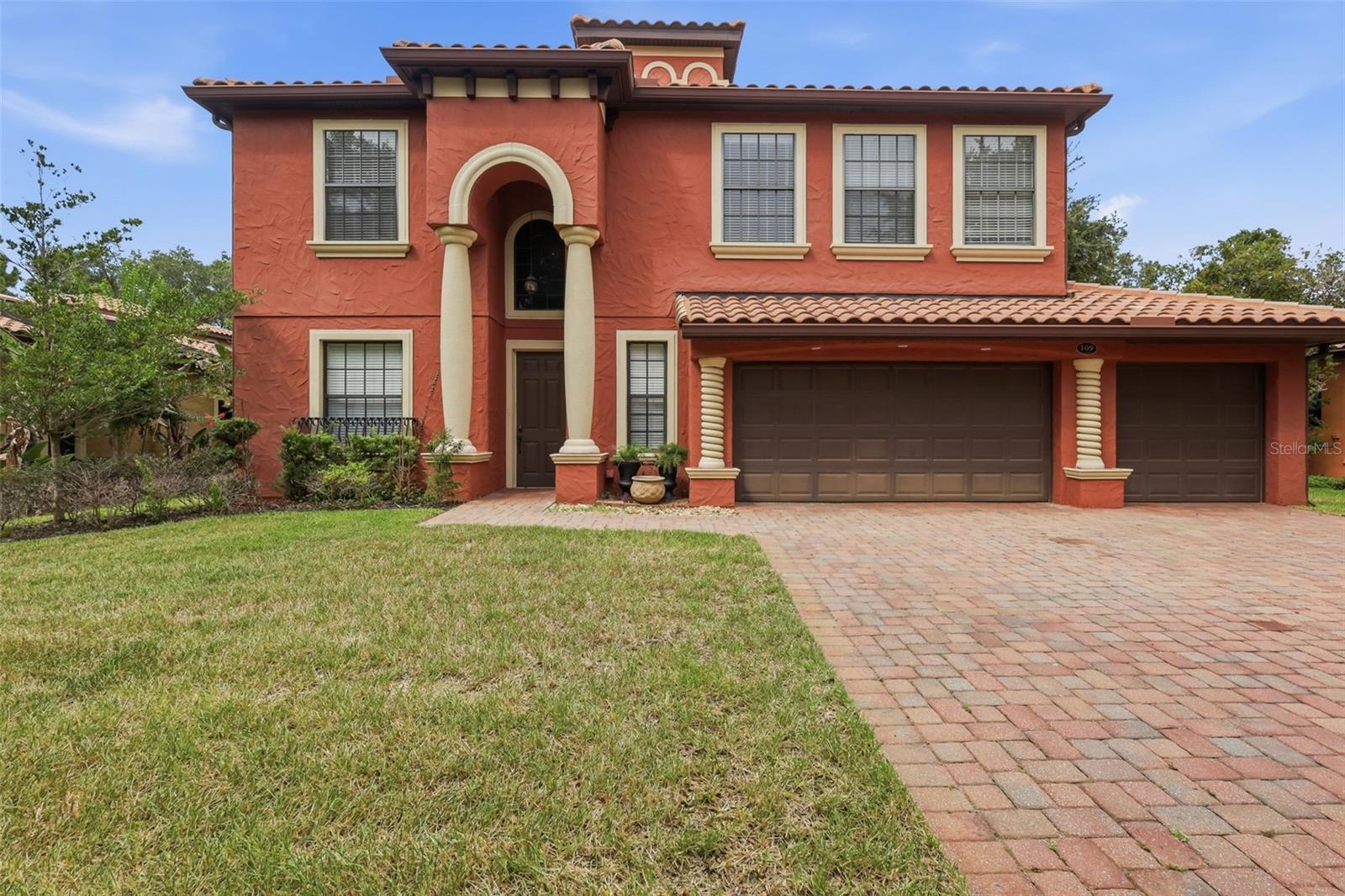RIVIERA BELLA UNIT 01 - Residential