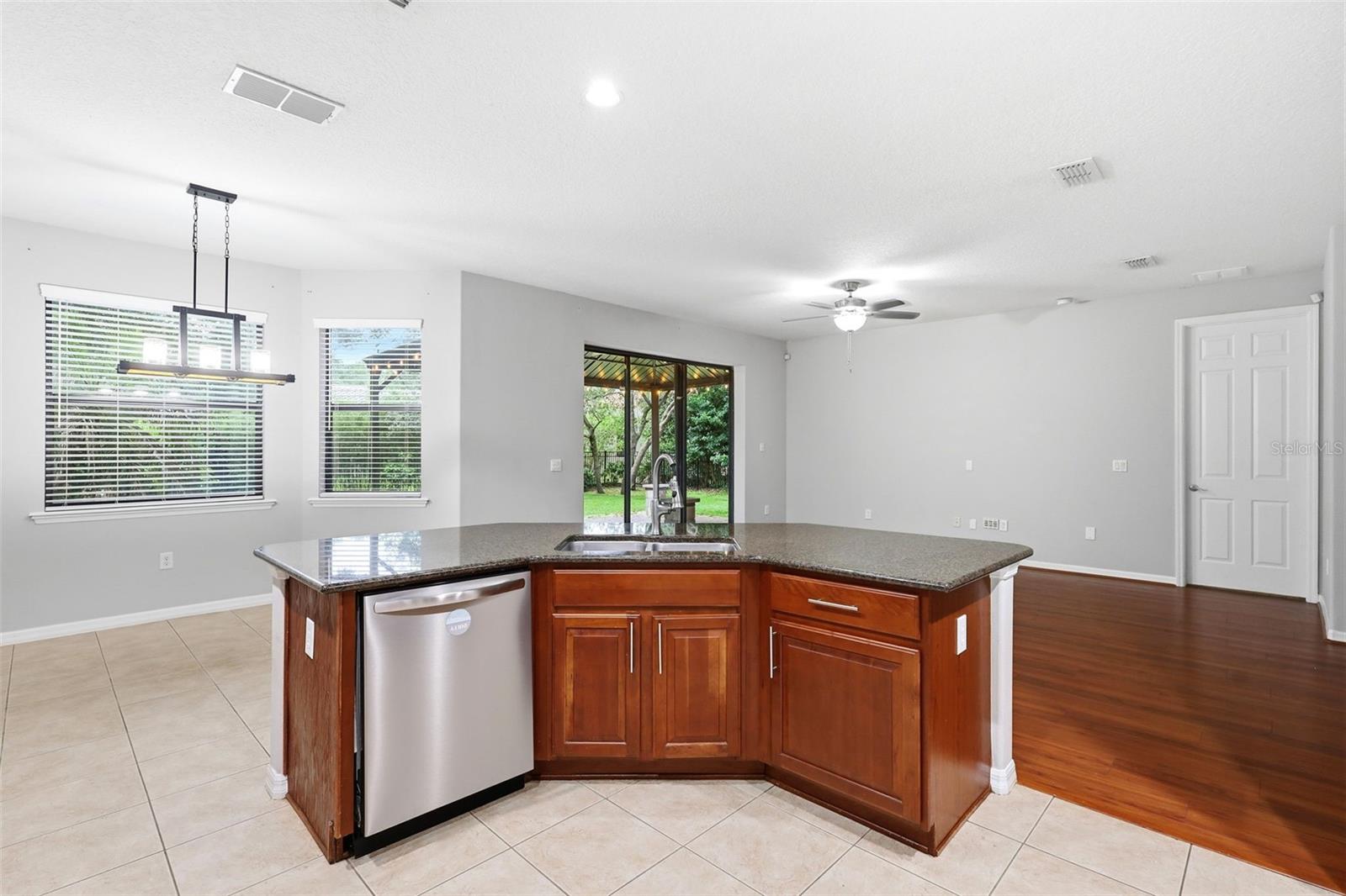 RIVIERA BELLA UNIT 01 - Residential
