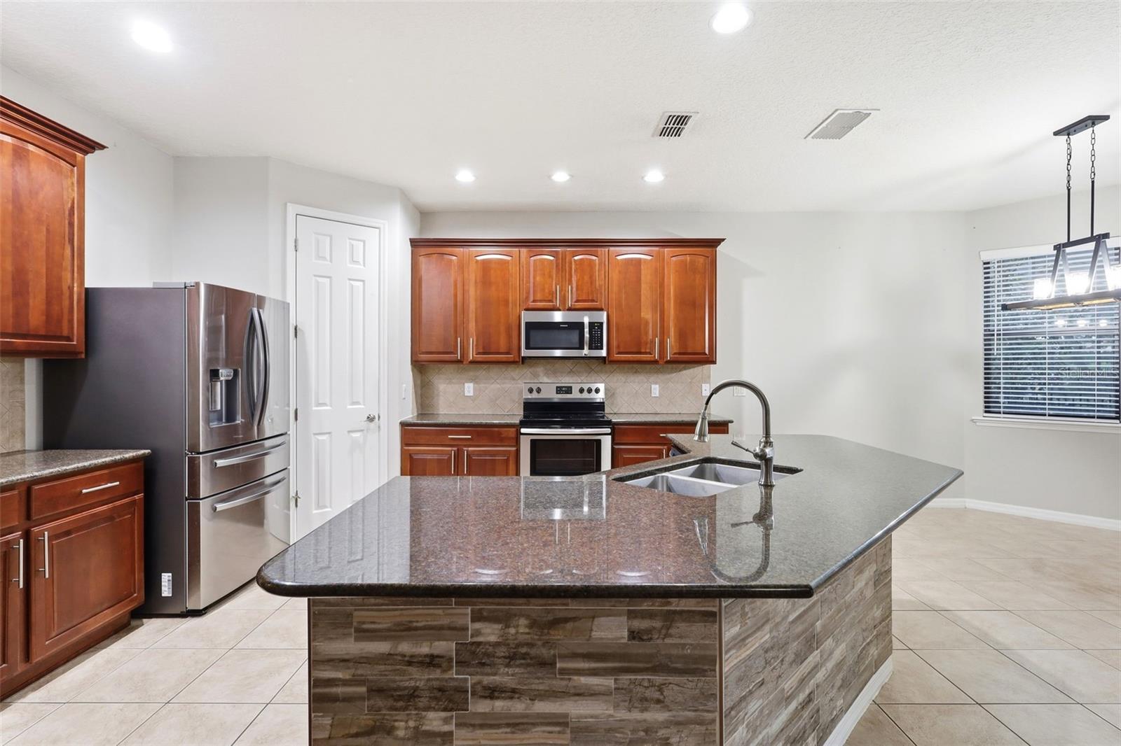 RIVIERA BELLA UNIT 01 - Residential