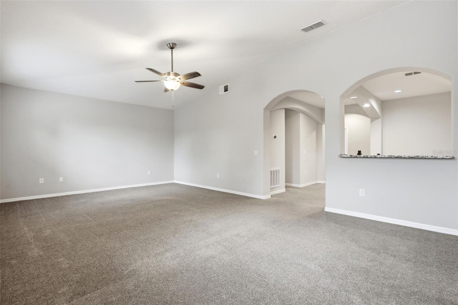 RIVIERA BELLA UNIT 01 - Residential
