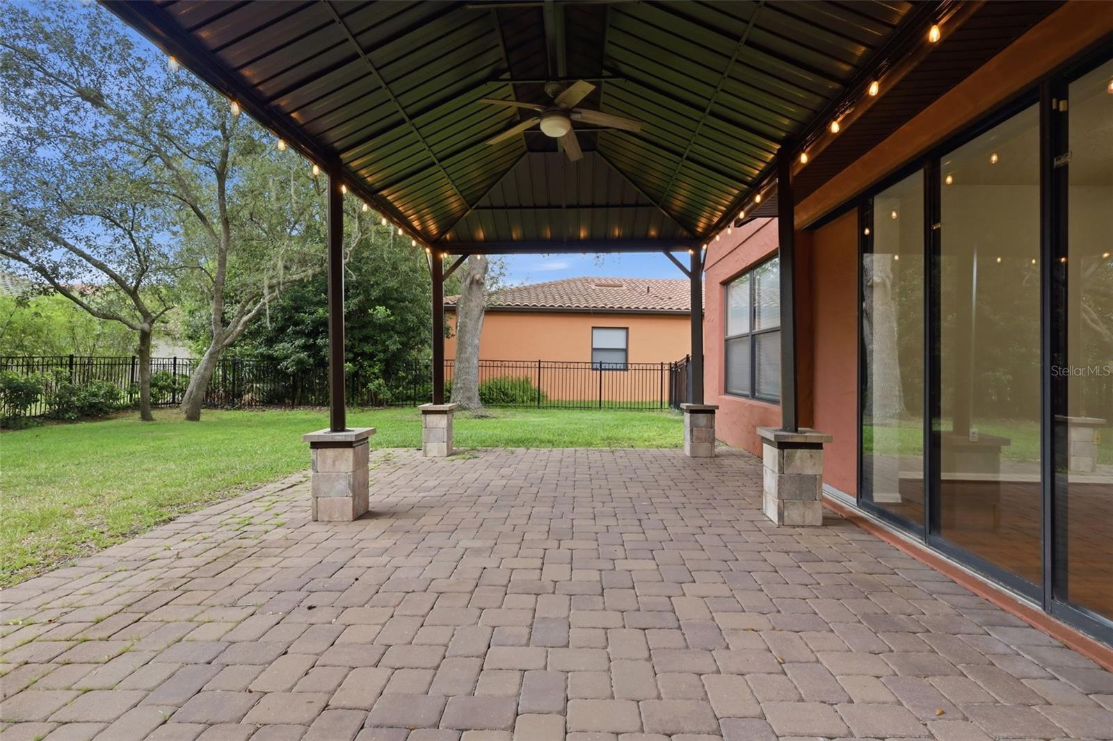 RIVIERA BELLA UNIT 01 - Residential