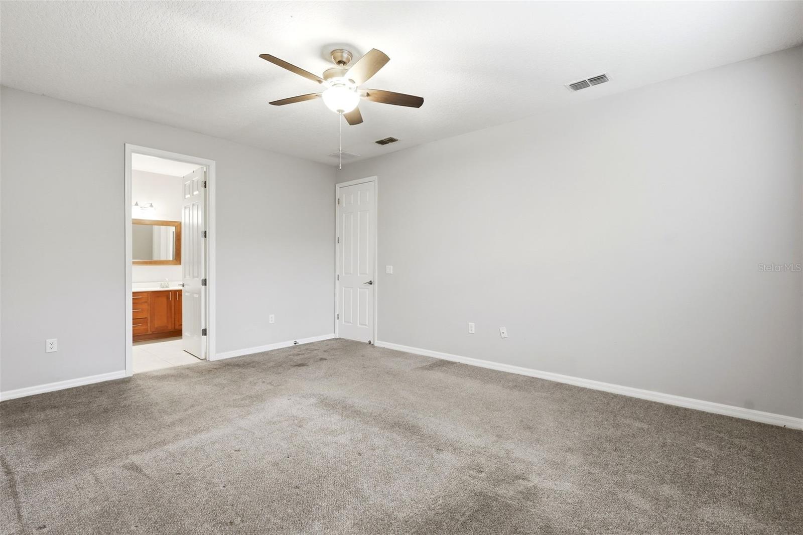 RIVIERA BELLA UNIT 01 - Residential