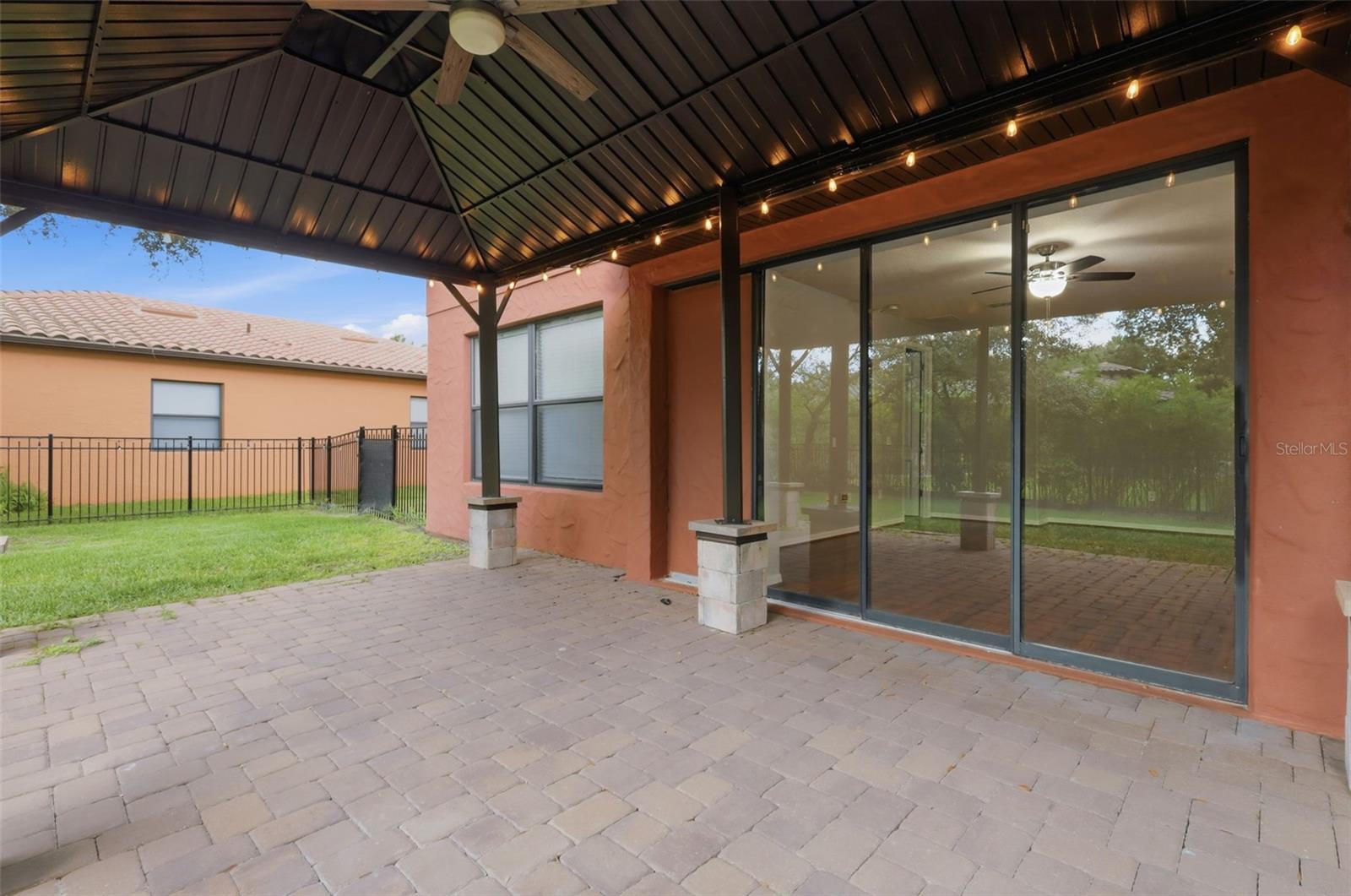 RIVIERA BELLA UNIT 01 - Residential