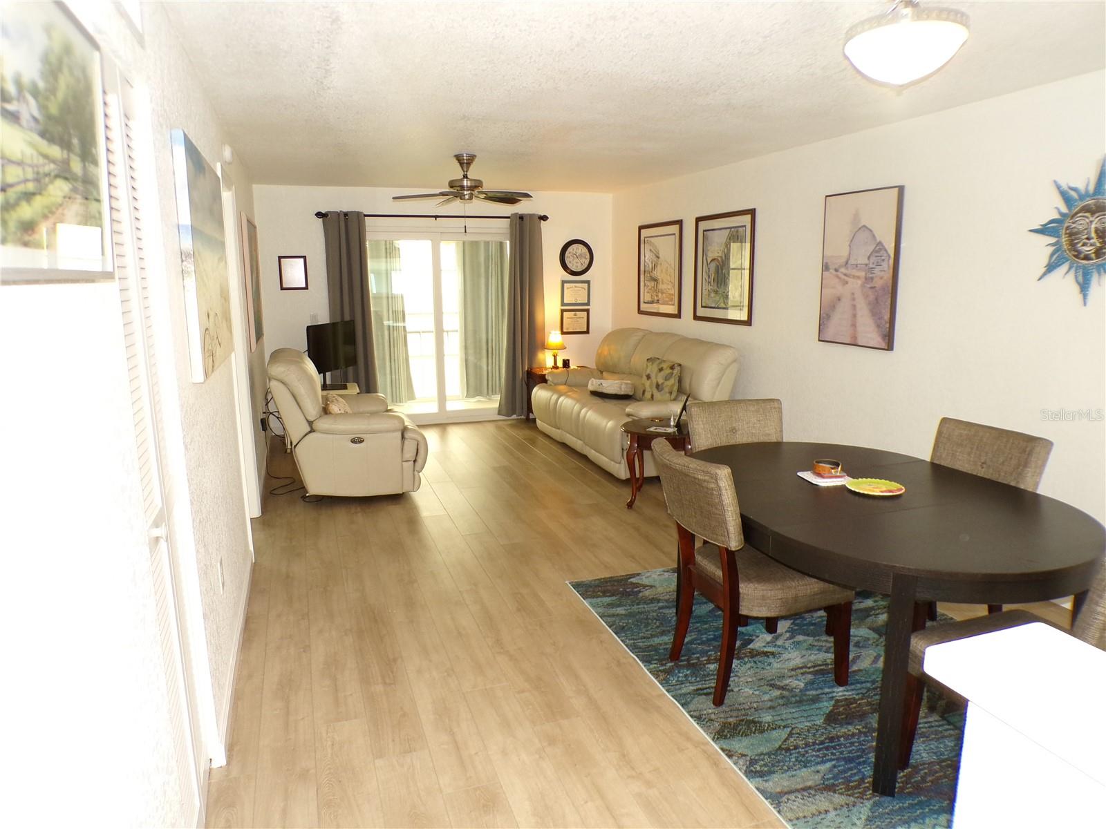 COUNTRY CLUB APTS - Residential