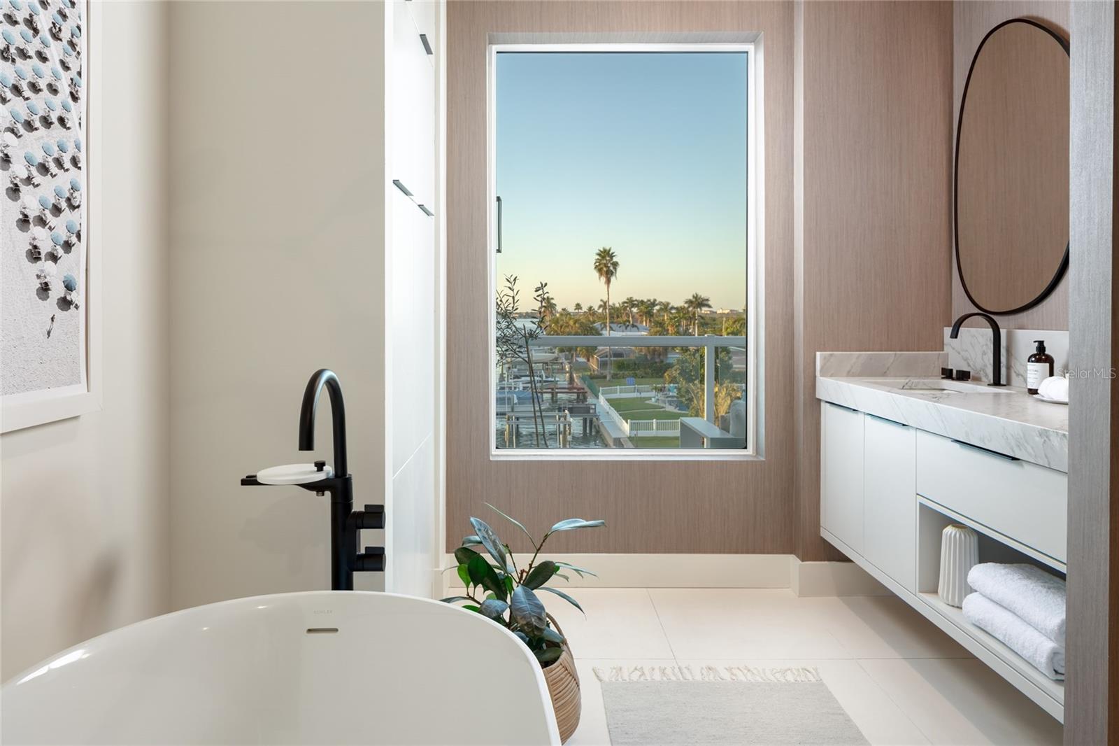 VILLA CAPRI - TI3 A CONDO - Residential