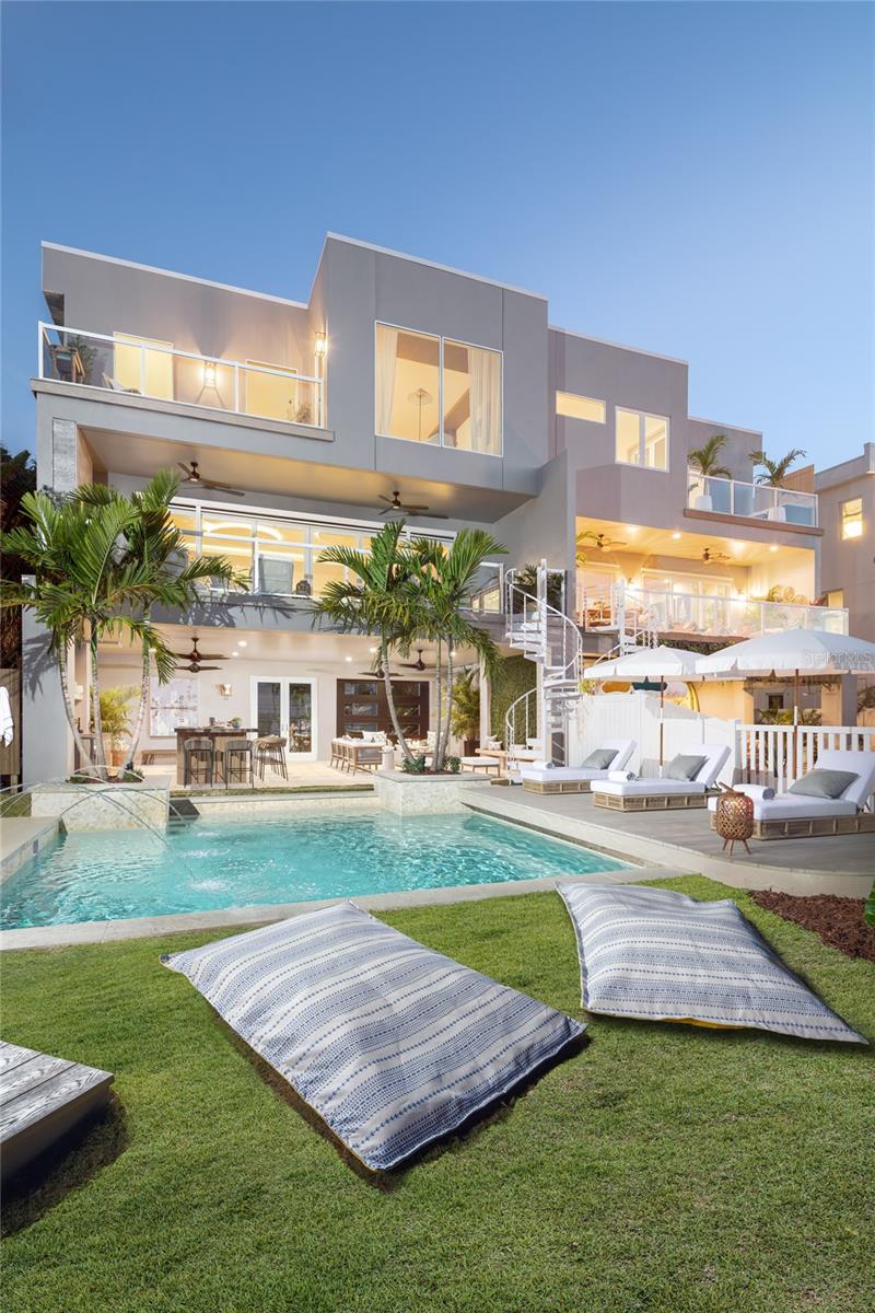 VILLA CAPRI - TI3 A CONDO - Residential