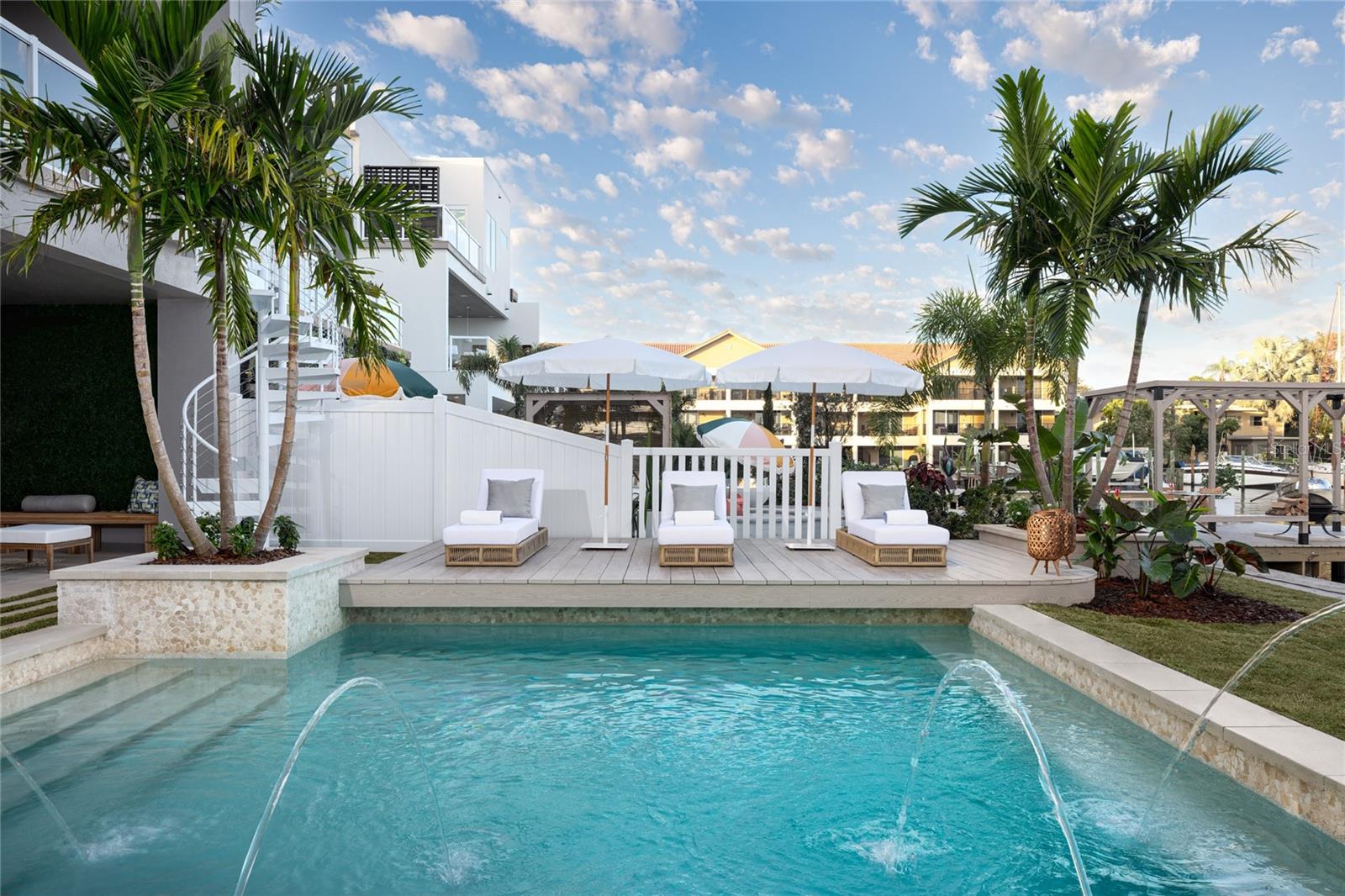 VILLA CAPRI - TI3 A CONDO - Residential