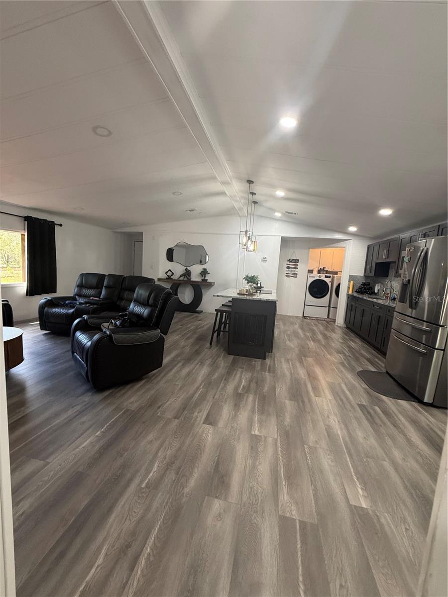LEISURE HILLS - Residential